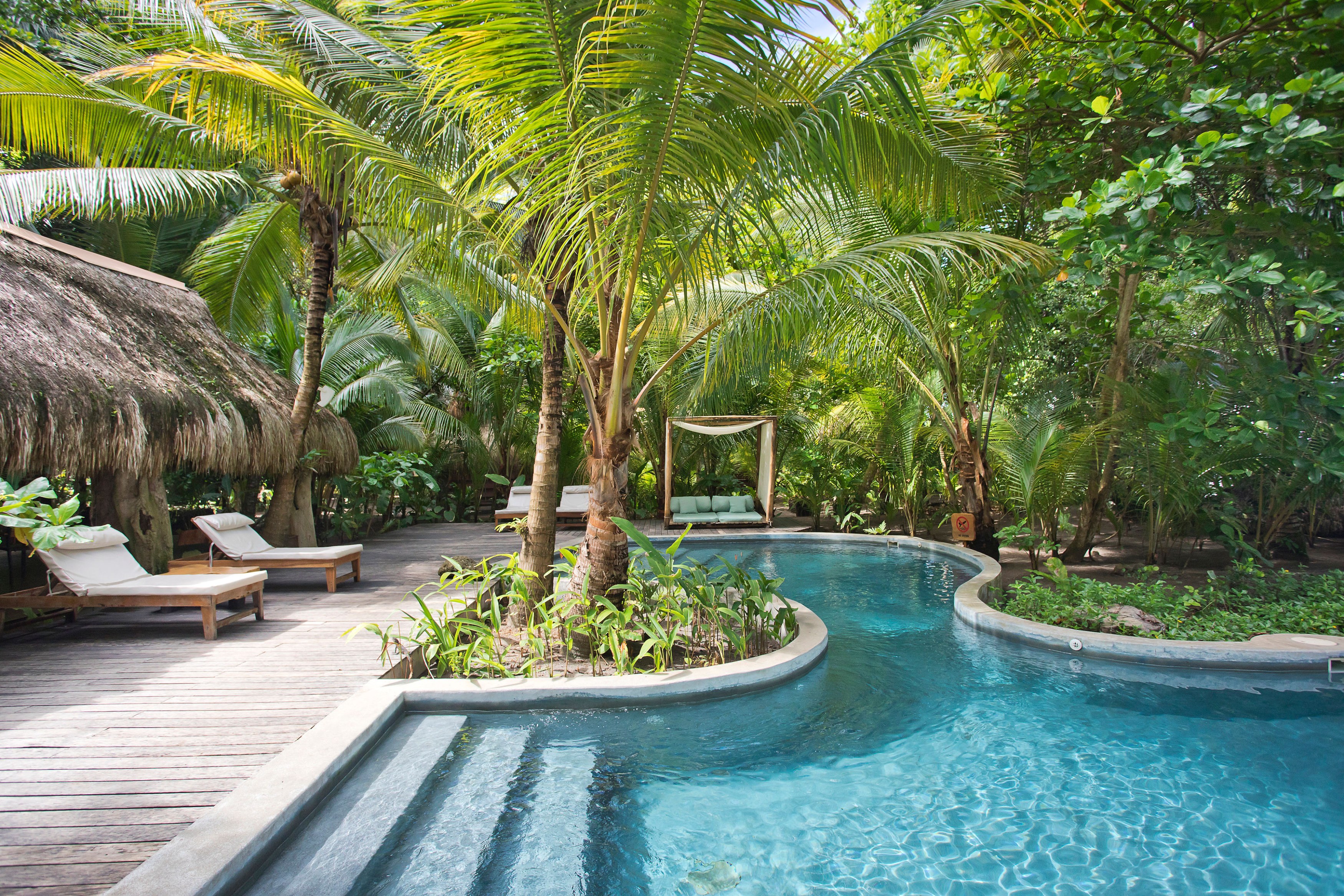 PA-accommodatie-Isla-Palenque-Main-Pool.JPG