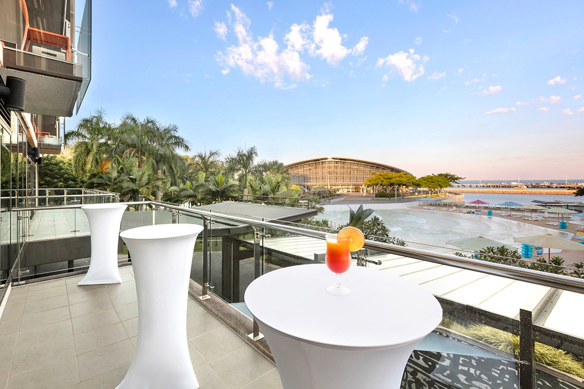 AU-adina-apartment-hotel-vibe-hotel-darwin-waterfront-conference-room-shipwreak-balcony-cocktail-02-2016.jpg