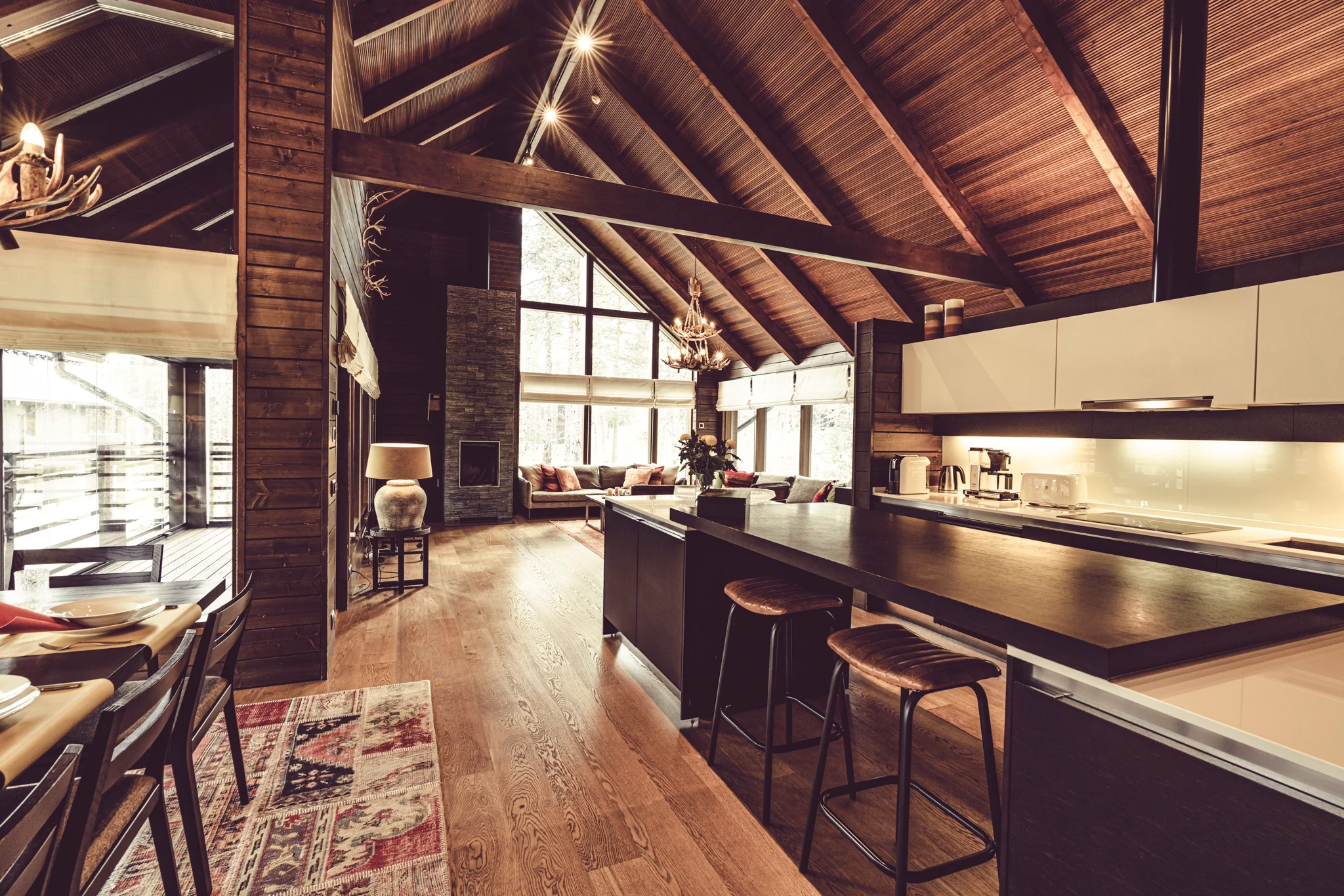 FI-Accommodatie-Levi-Spirit-Kitchen-Livingroom.webp