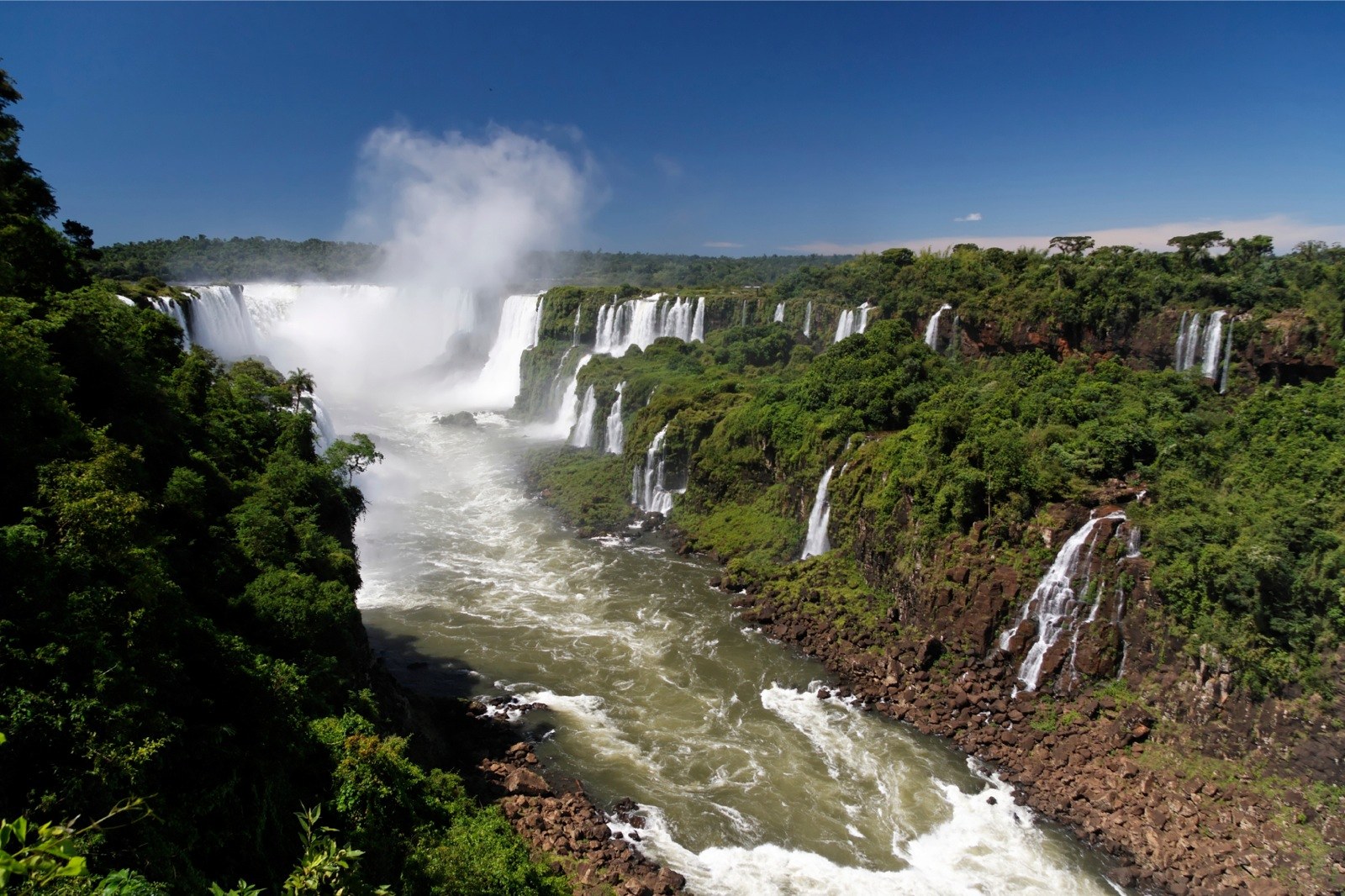 BR_-_Iguacu_Falls.jpg