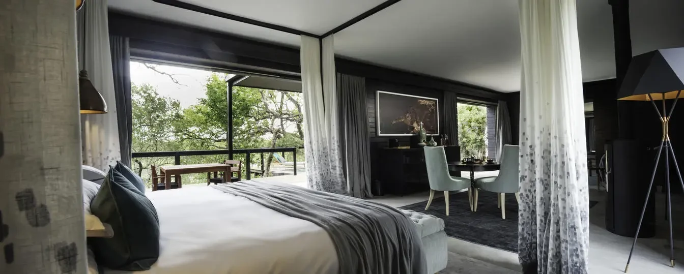 ZA-Accommodatie-Silvan-Safari-Lodge-room(2).webp