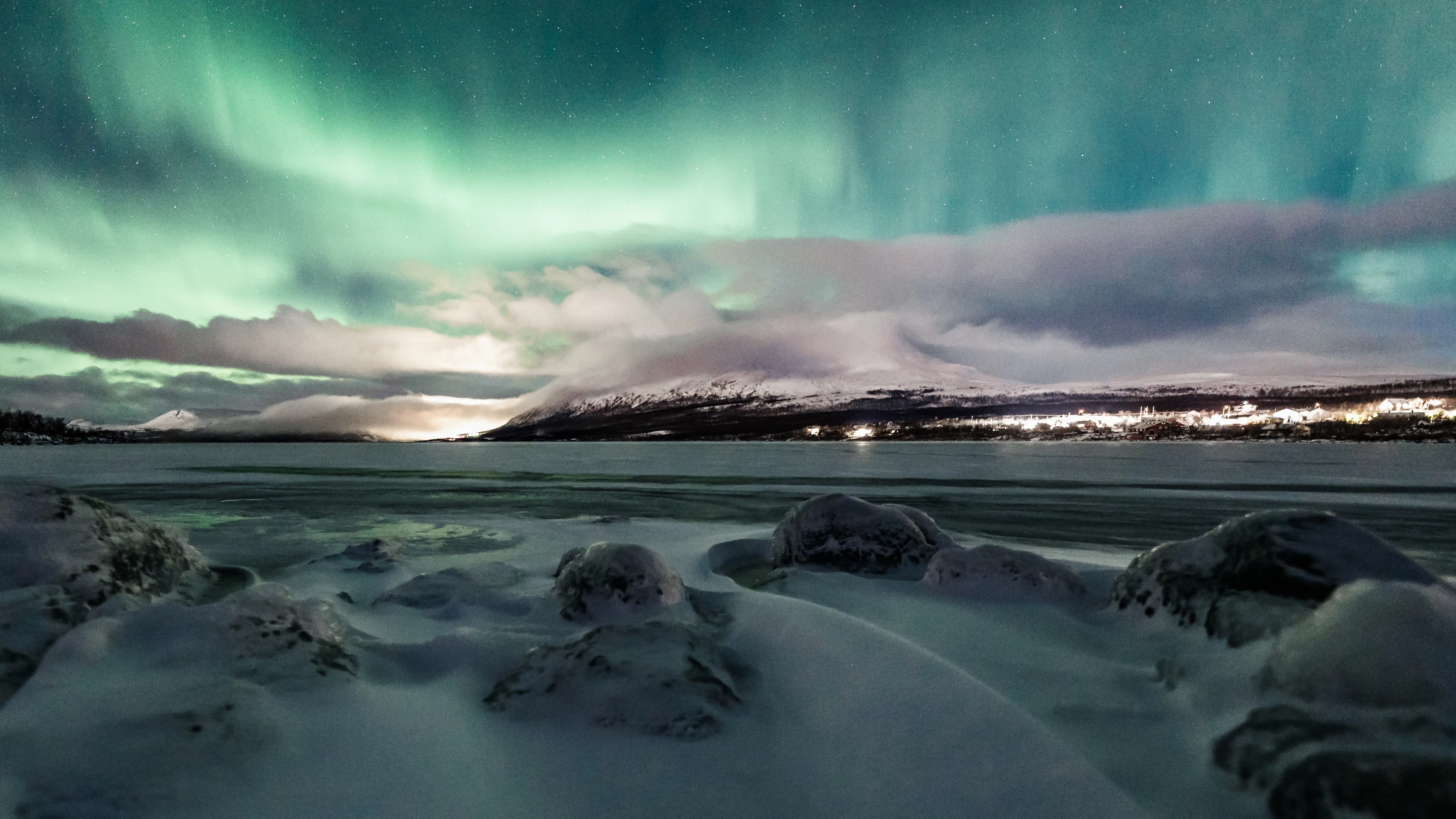 FI - Accommodatie - Cahkal Hotel - Northern lights at Cahkal Hotel.webp