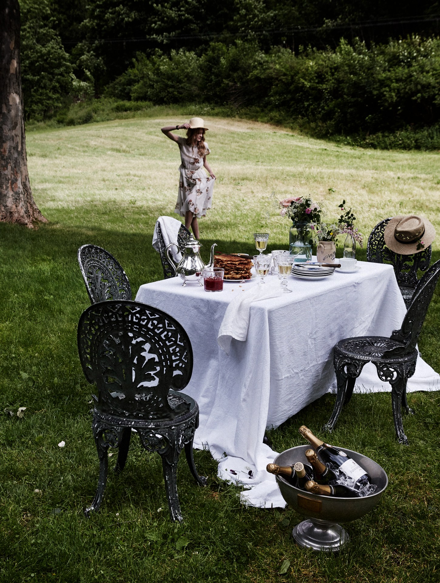 NO - Hotel Union Øye - Outside Dining (2).jpg