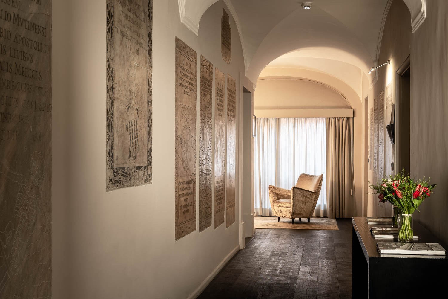 IT - accommodatie - DOM Hotel hallway.jpg