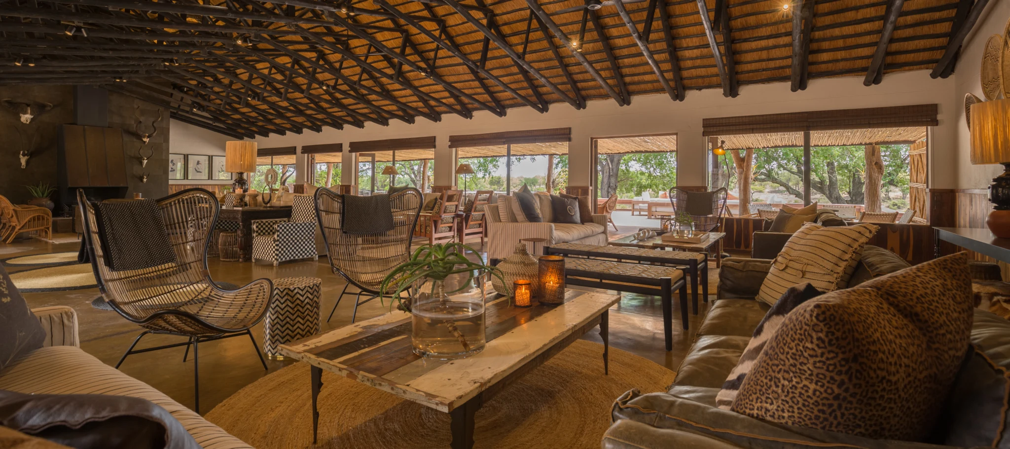 ZA-MalaMala Camp-lounge.webp