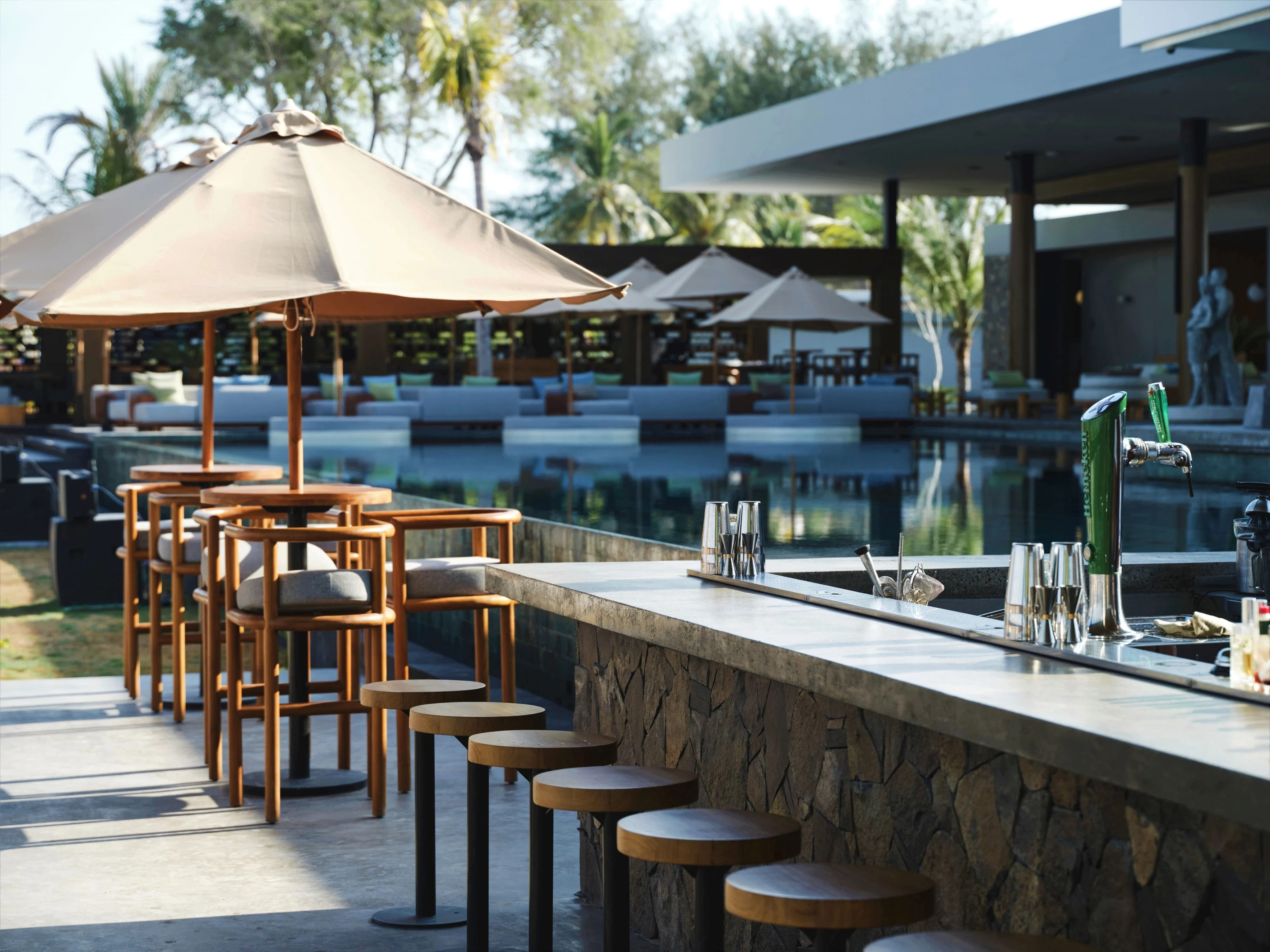 ID - Bask Gili Meno - BEACH BAR.webp