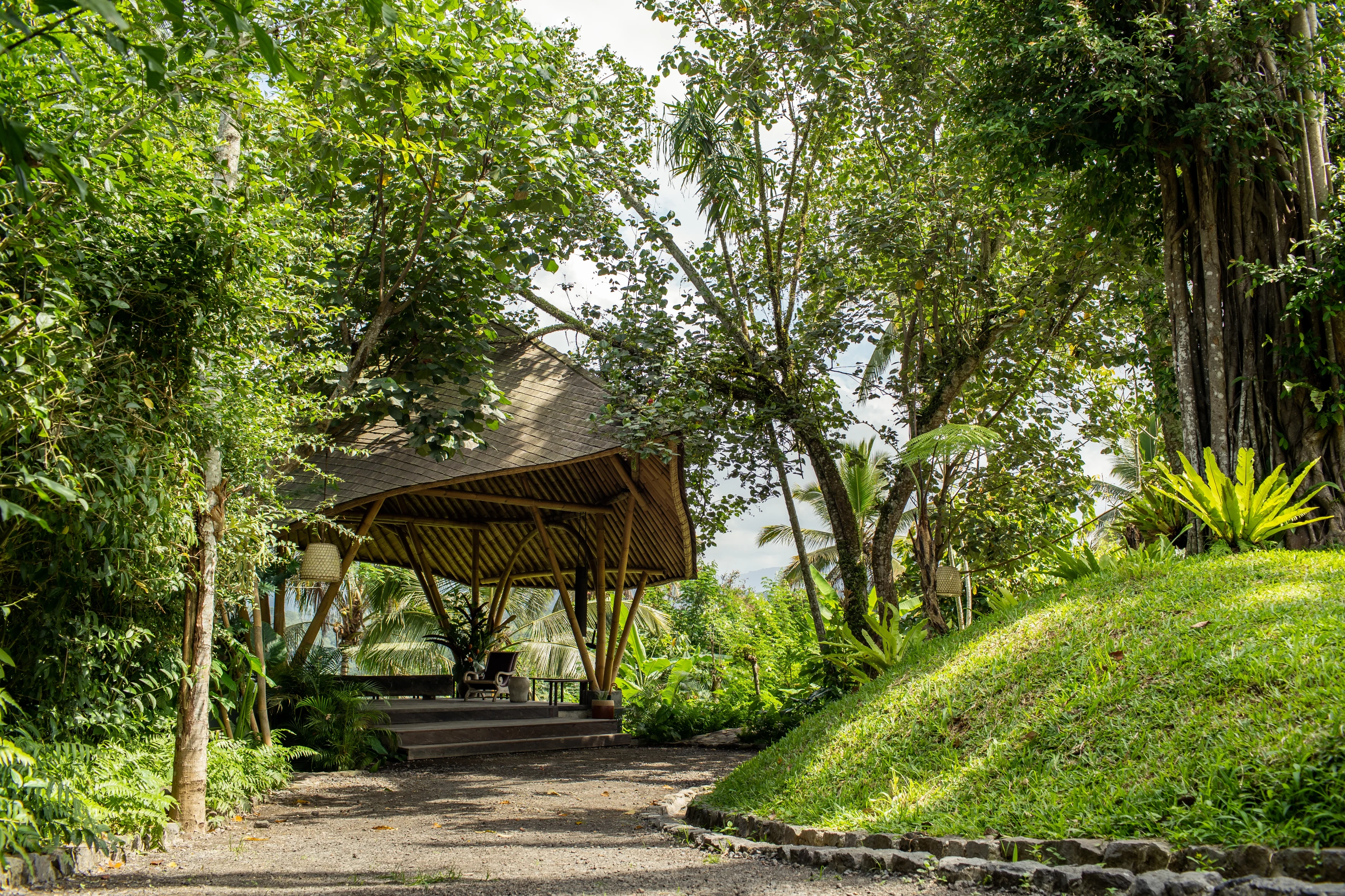 ID-Banyan-Tree- Buahan-Arrival Hall.webp