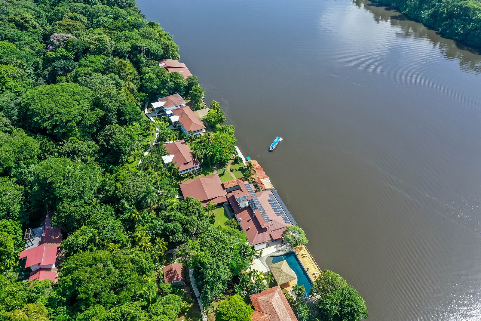 CR-Accommodatie-Tortuga-Lodge-aerial.jpg