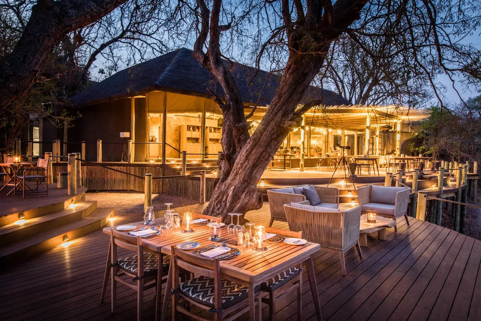 ZM-Puku Ridge-dining outside.webp