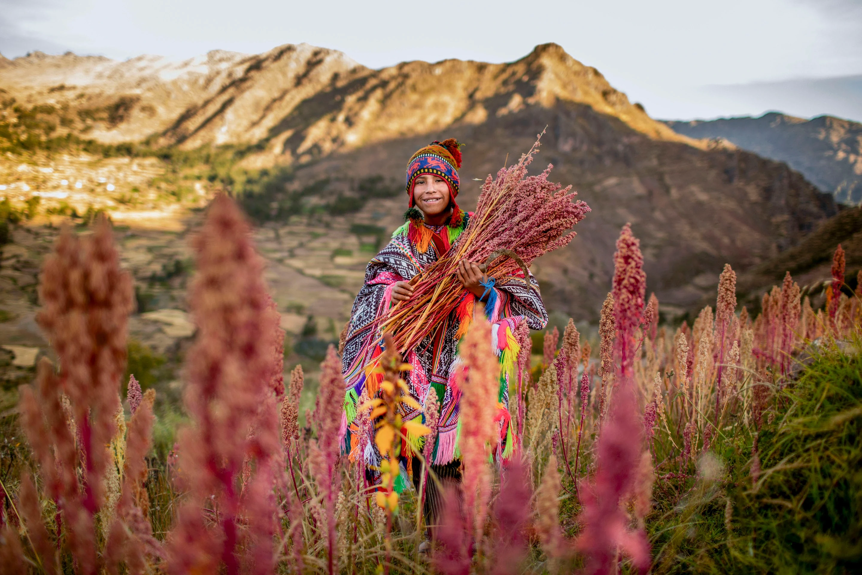 PE-Algemeen-Sacred-Valley-Colourfully-dressed-boy - Enigma (2).webp
