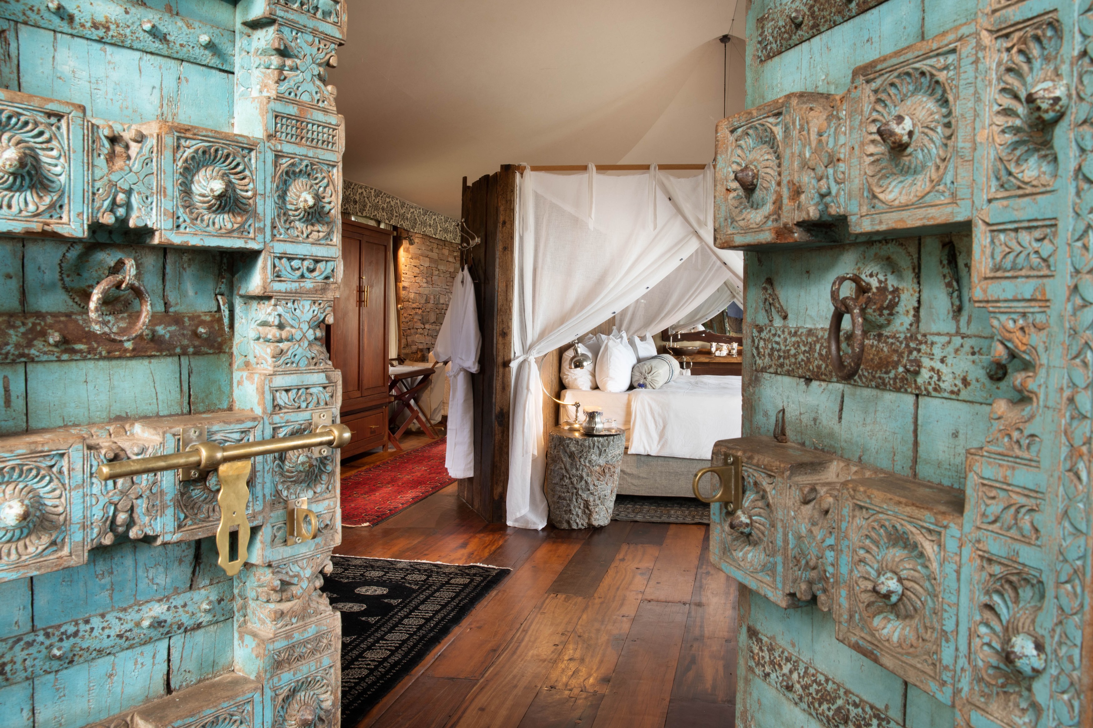 ZW-Tembo Plains-Suite doors.jpg