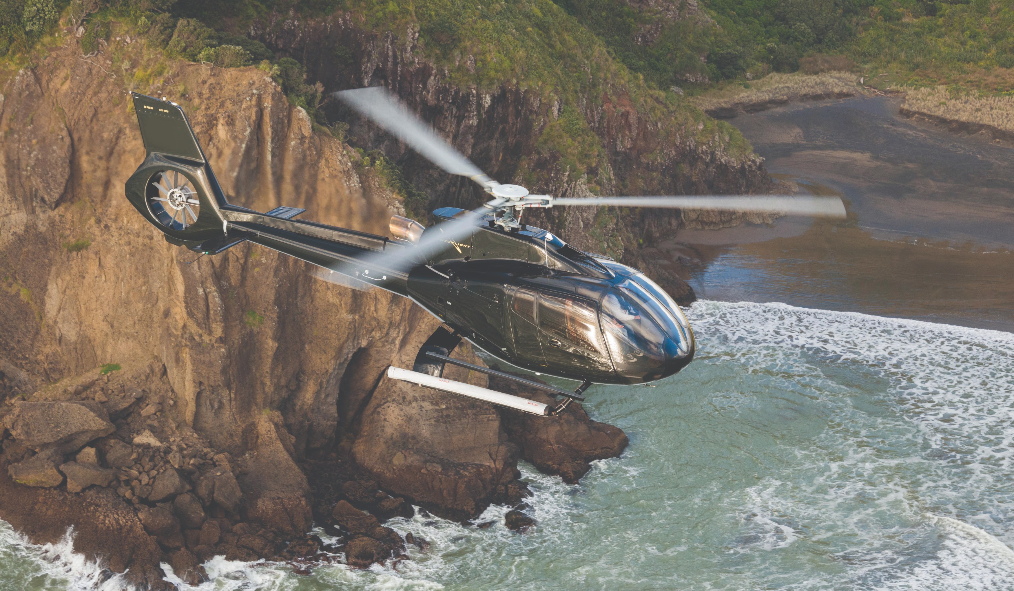NZ-Accommodatie-The-Landing-Helicopter-Water.jpg