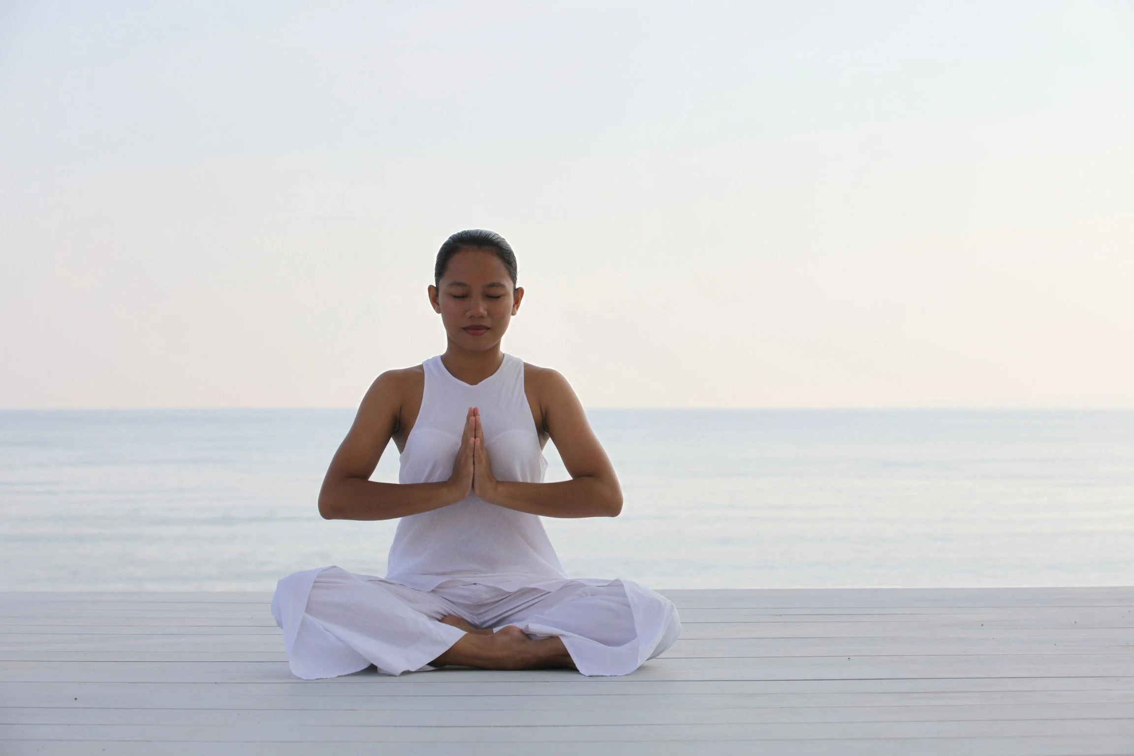 ID - Accommodatie - The Lombok Lodge Hotel-luxury lodge-suites-yoga-session.webp