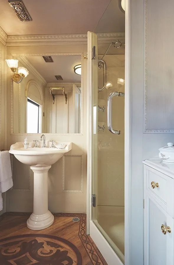 PE_-_Belmond_Andean_Explorer_-_Bathroom.webp