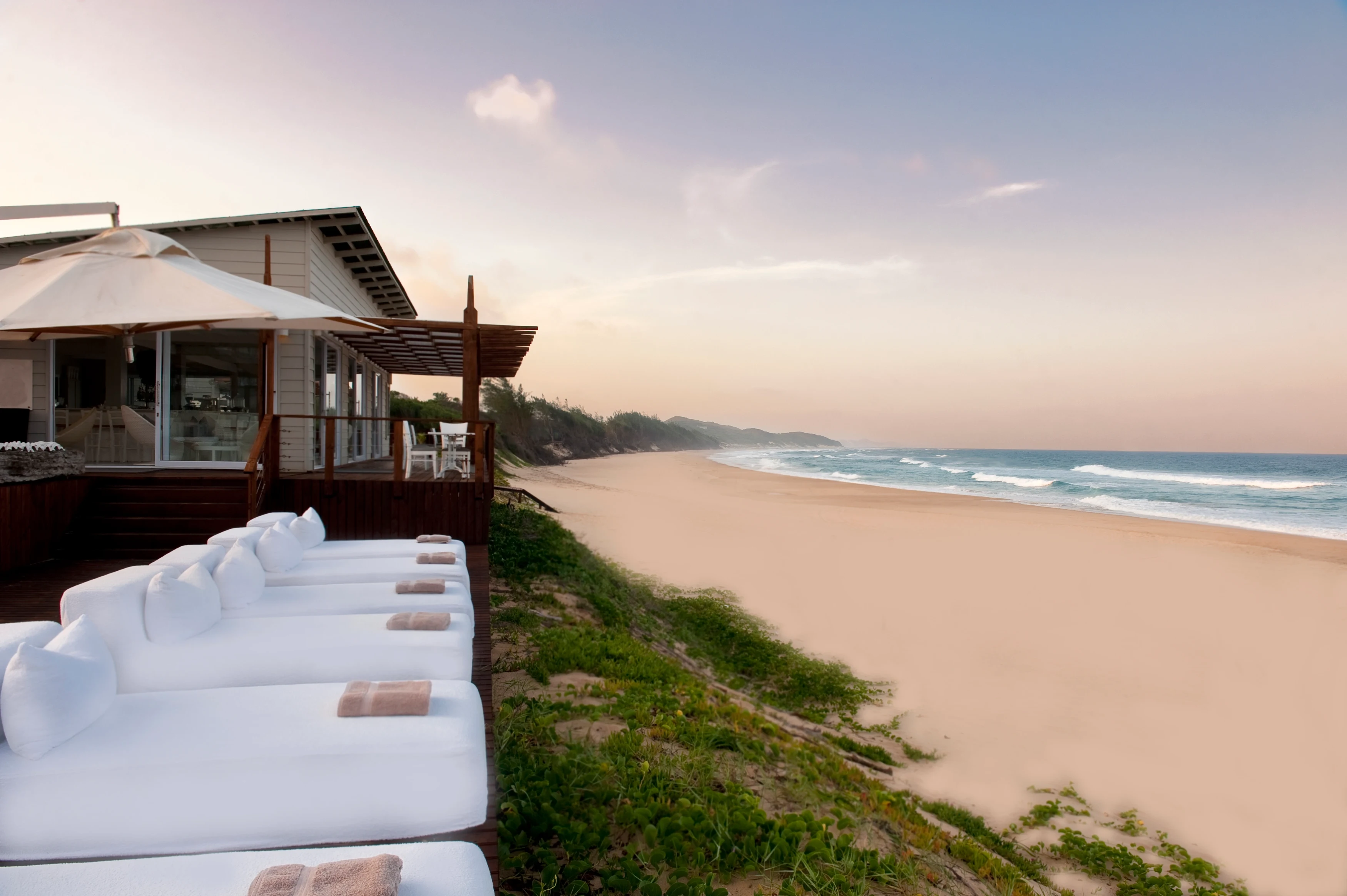 MZ - White Pearl Resorts - beach.webp