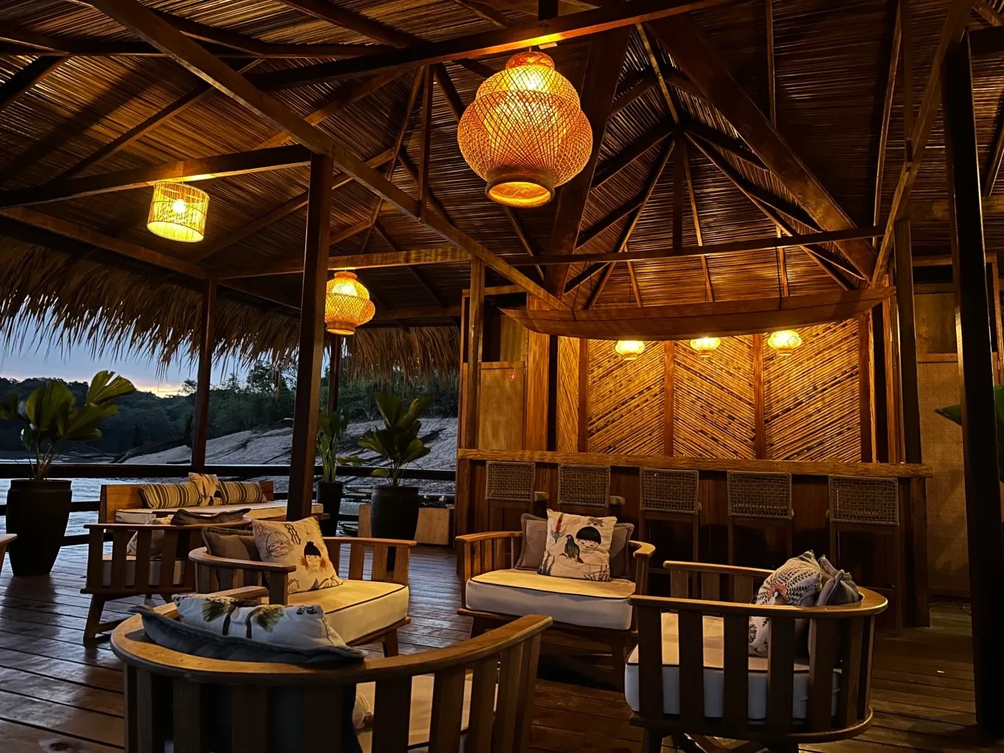 BR-Juma-Lodge-Bar (1).webp