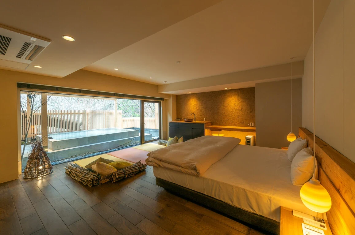 JP-Accommoatie-Myojinkan-suite-zen-yuya.webp