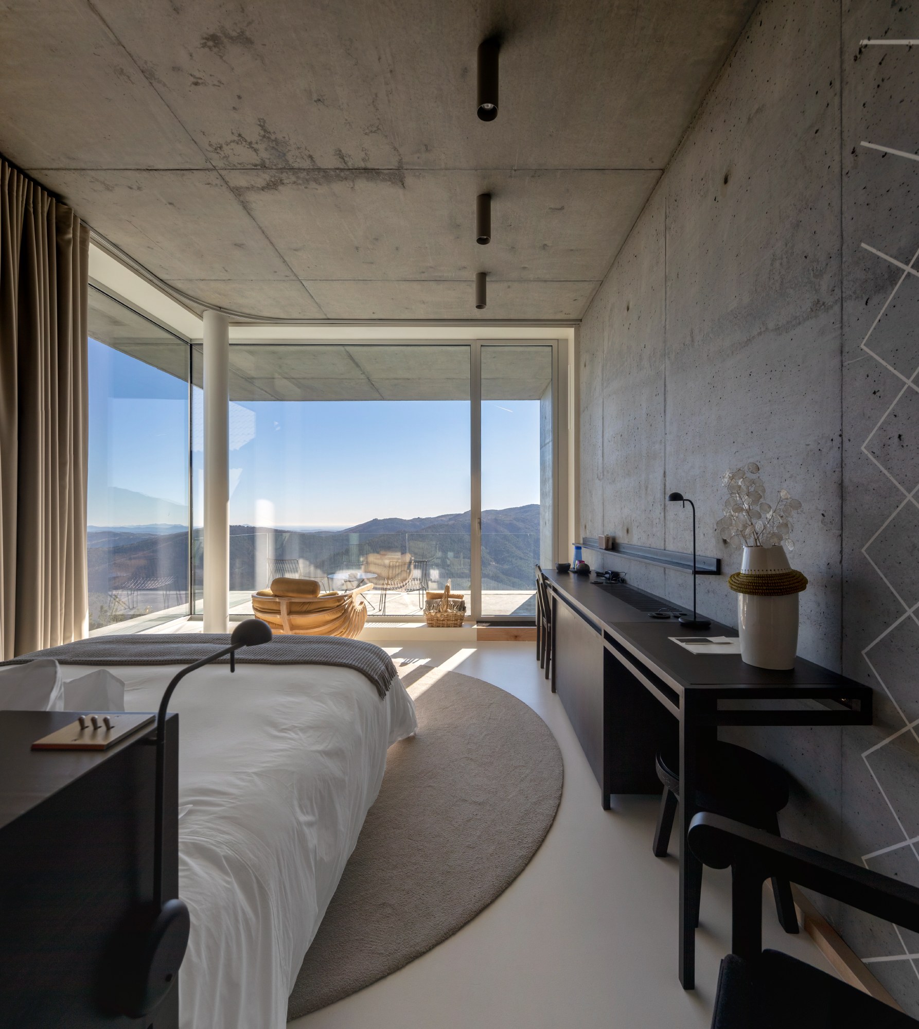 PT - Casa de Sao Lourenco - Villa Bedroom.JPG