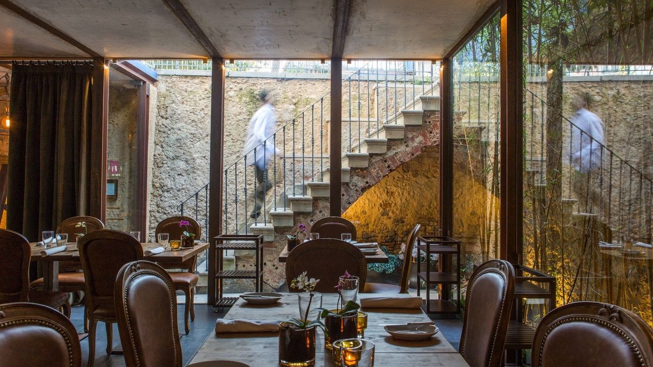 PT-Torel-Palace-restaurant-cave23.jpg