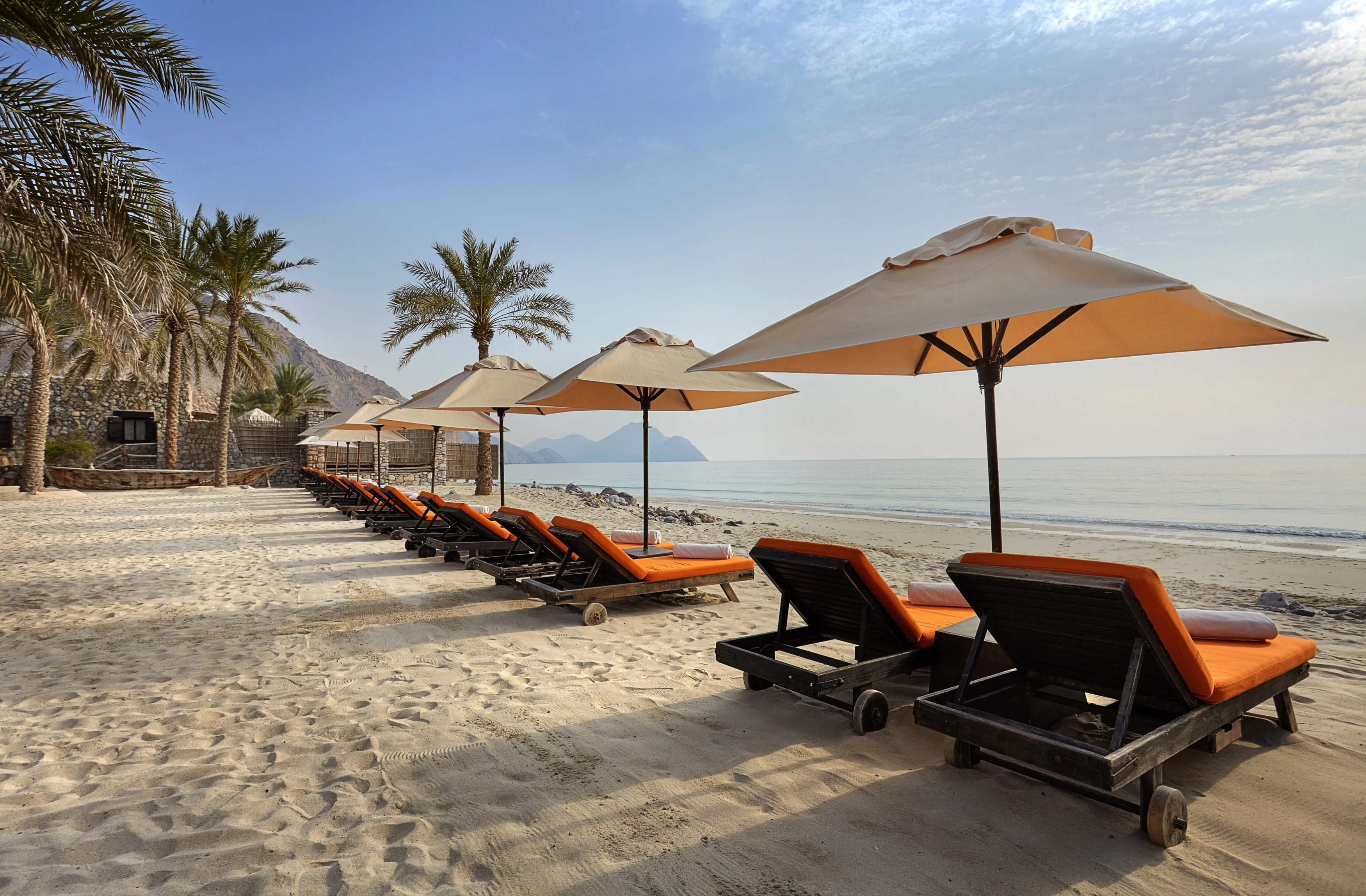 OM - Six Senses Zighy Bay - Beach beds.webp
