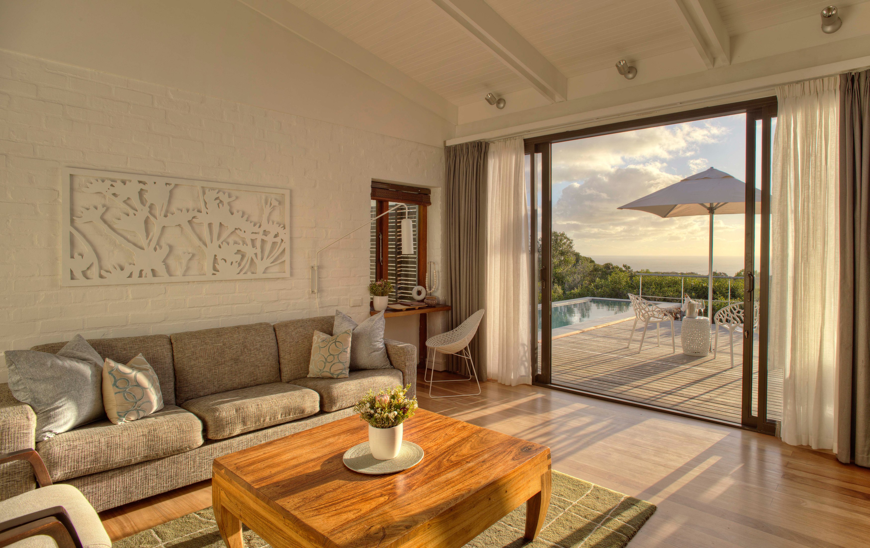 ZA-Accommodatie-Grootbos Forest Lodge-livingroom.jpg