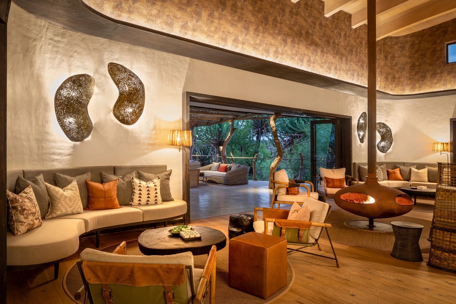 BW-Mashatu Euphorbia Villas- Bar Lounge.webp