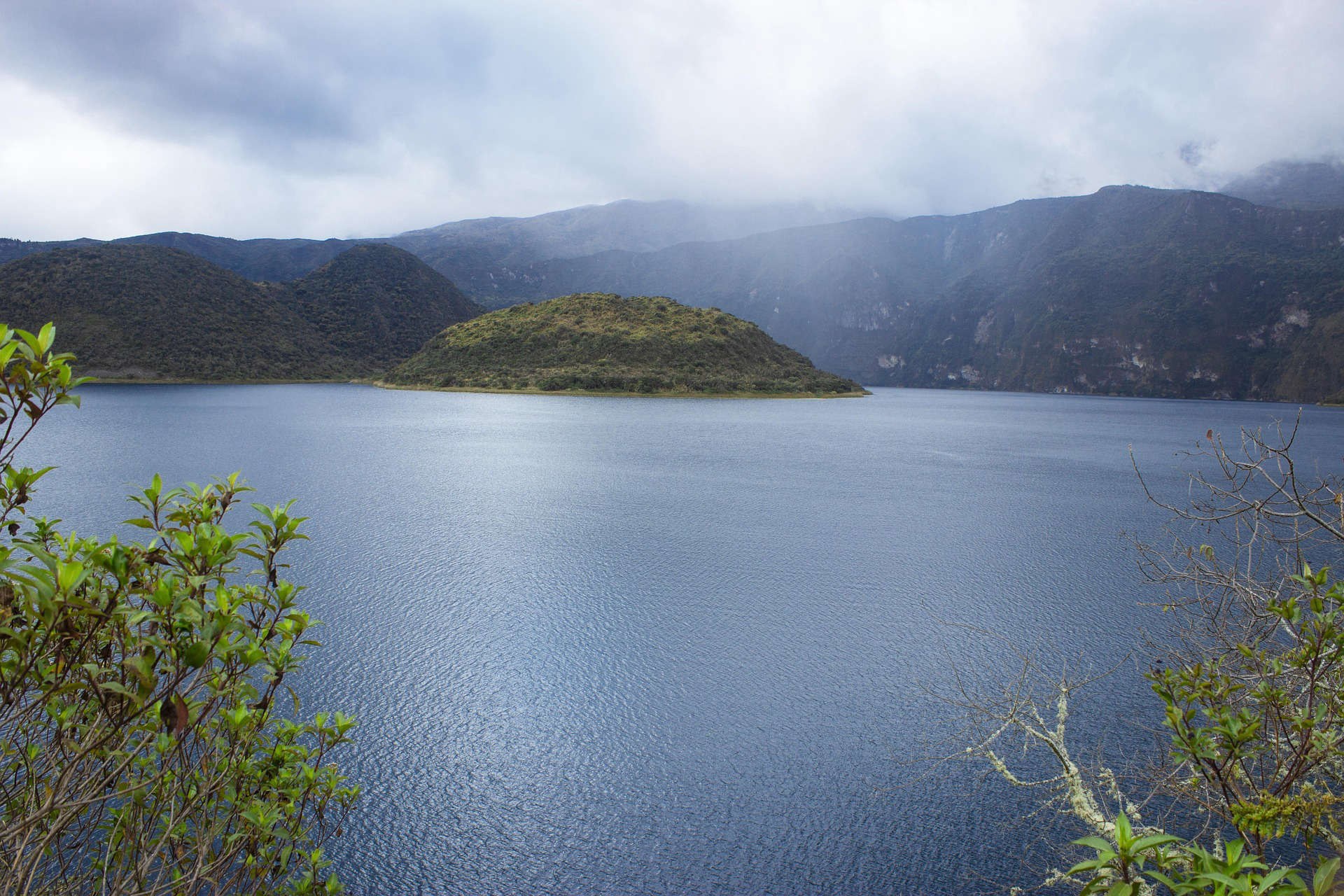 EC-Excursie-hike-cuicocha-header-compressed.jpg