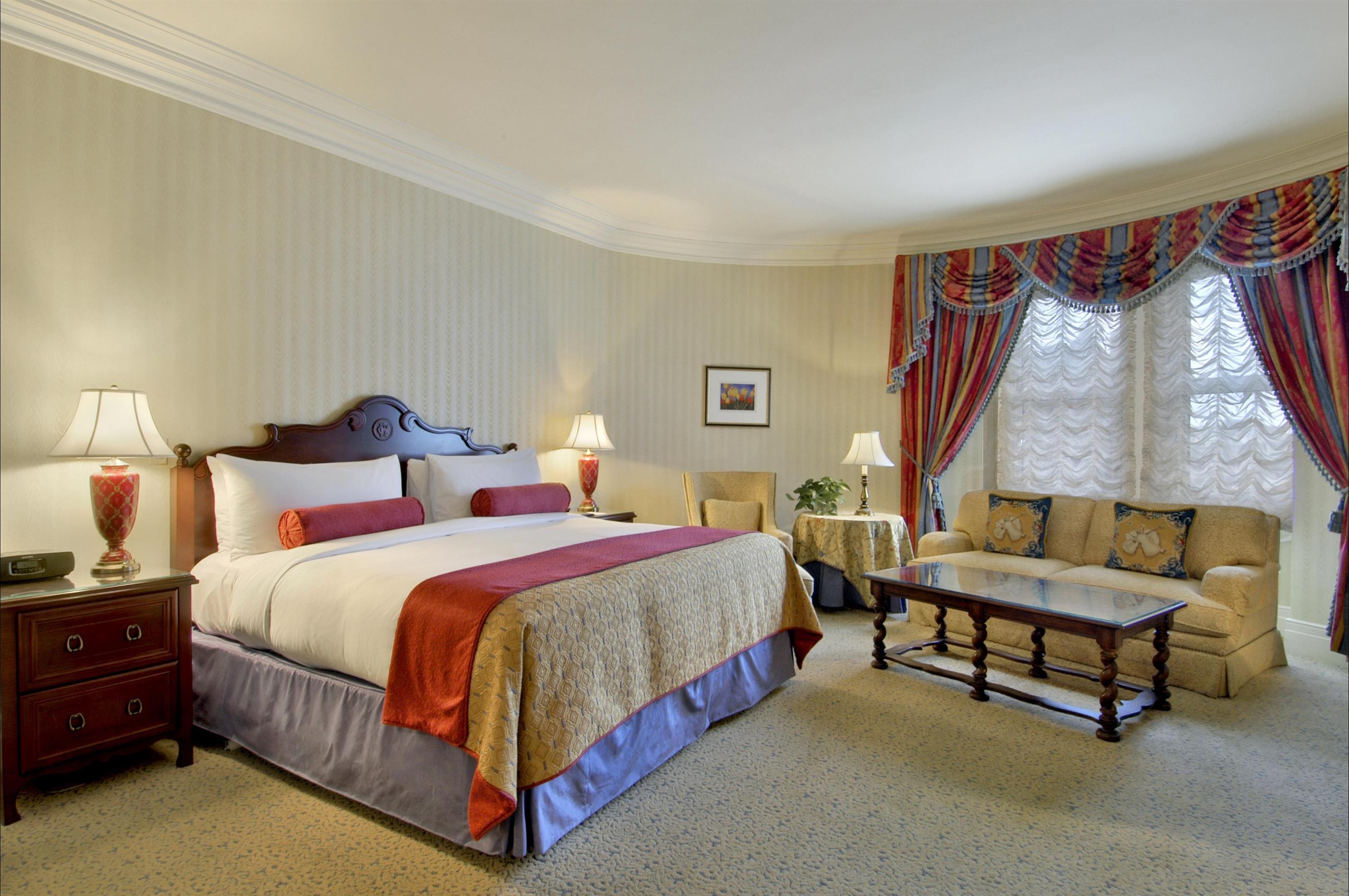 CA - Fairmont Chateau Laurier -Fairmont Gold Room.jpg