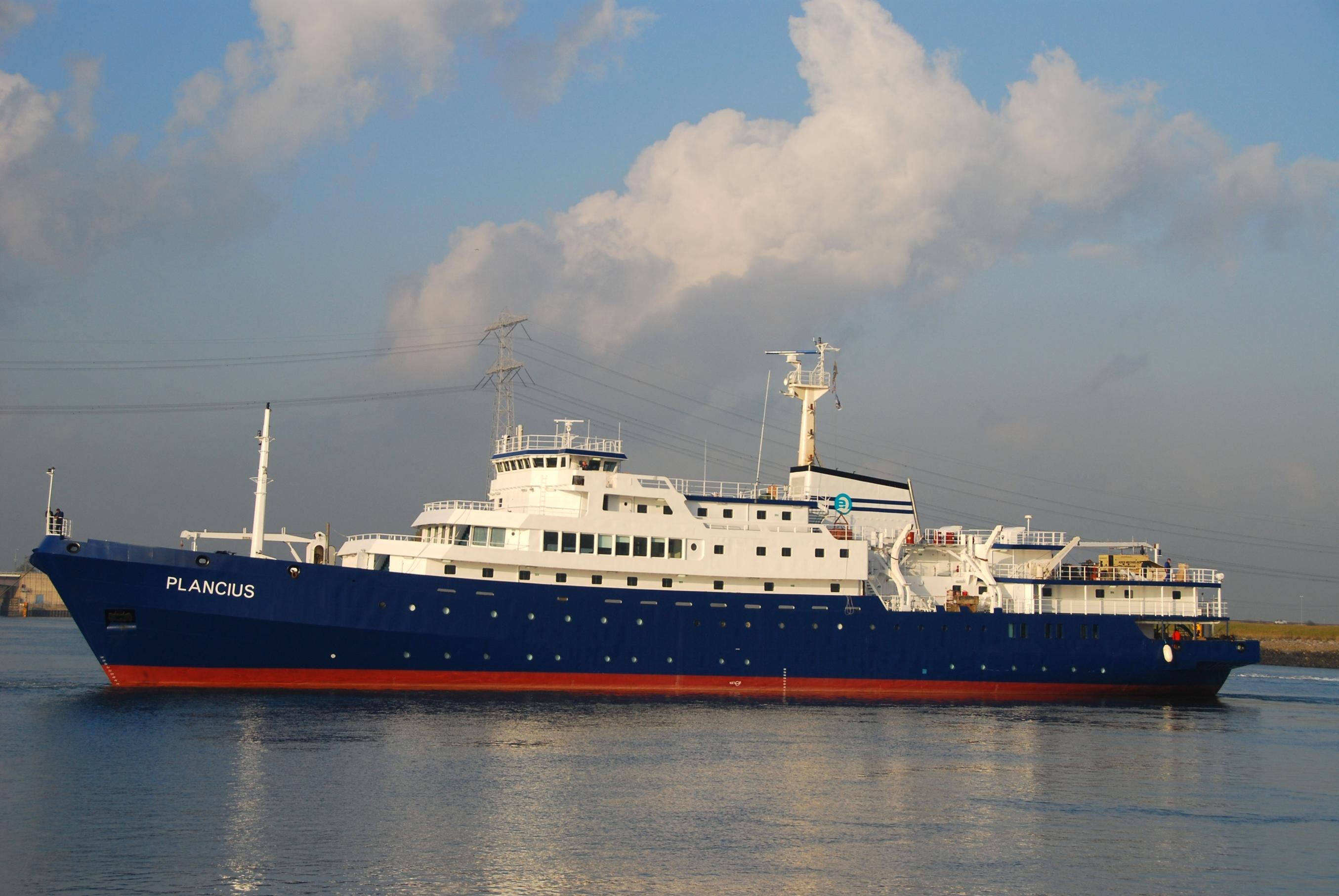 AQ - Plancius ship exterior - Oceanwide Expeditions.JPG