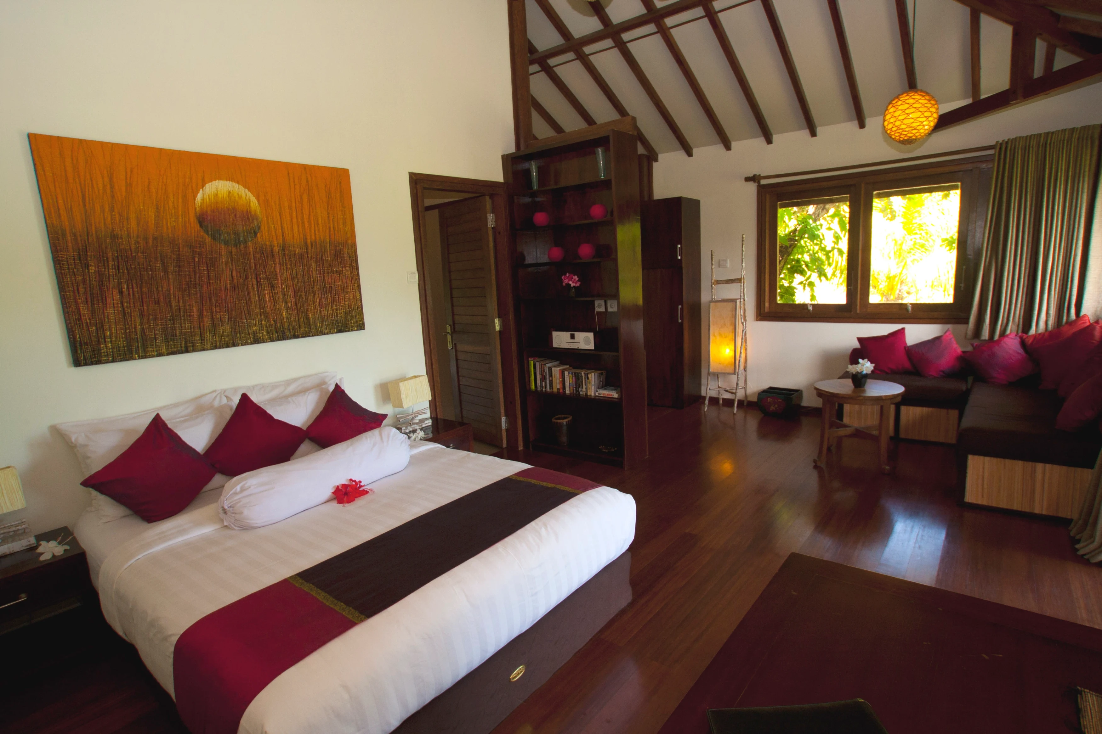ID - Sempiak Villas - kembang bedroom.webp