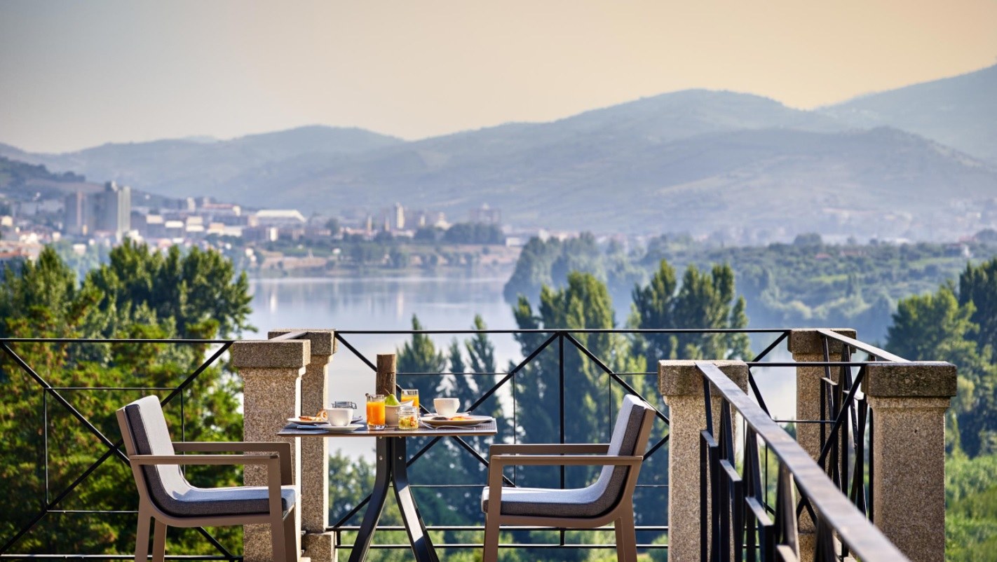 PT-Six-Senses-Douro-Valley-breakfast-with-a-view.jpg