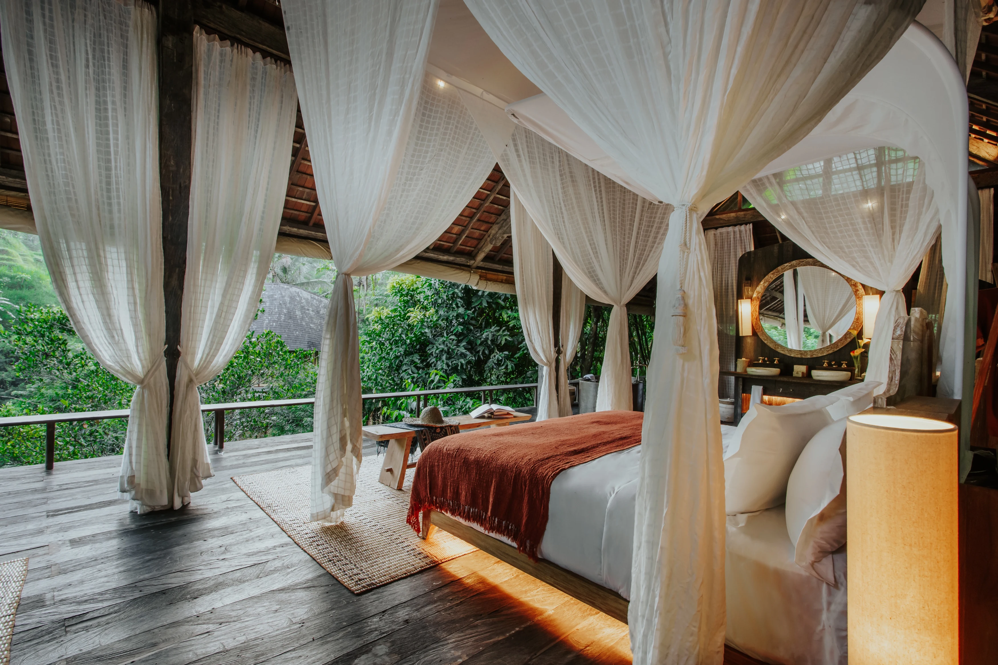 ID-Banyan-Tree- Buahan-View from Bed.webp