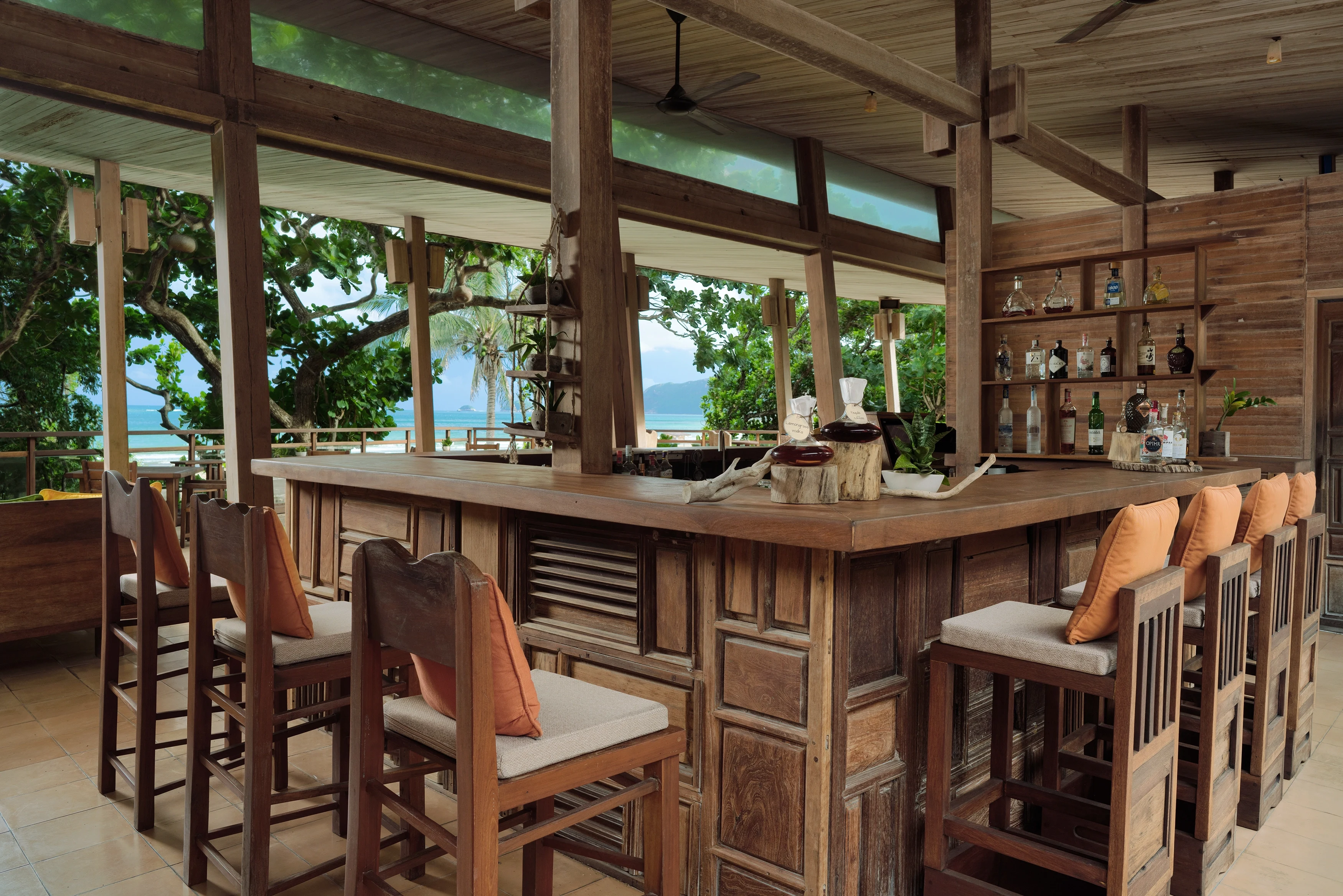 VN - Six Senses Con Dao - Elephant Bar (1).webp