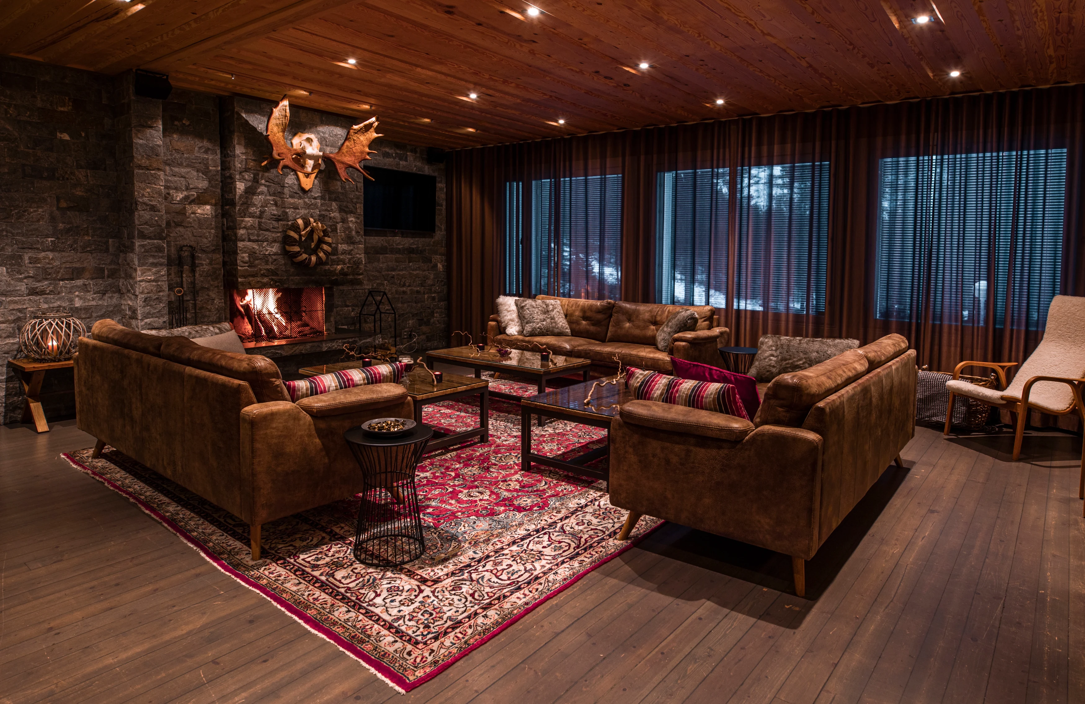 FI-Accommodatie-Beana-Laponia-Bar-Area.webp
