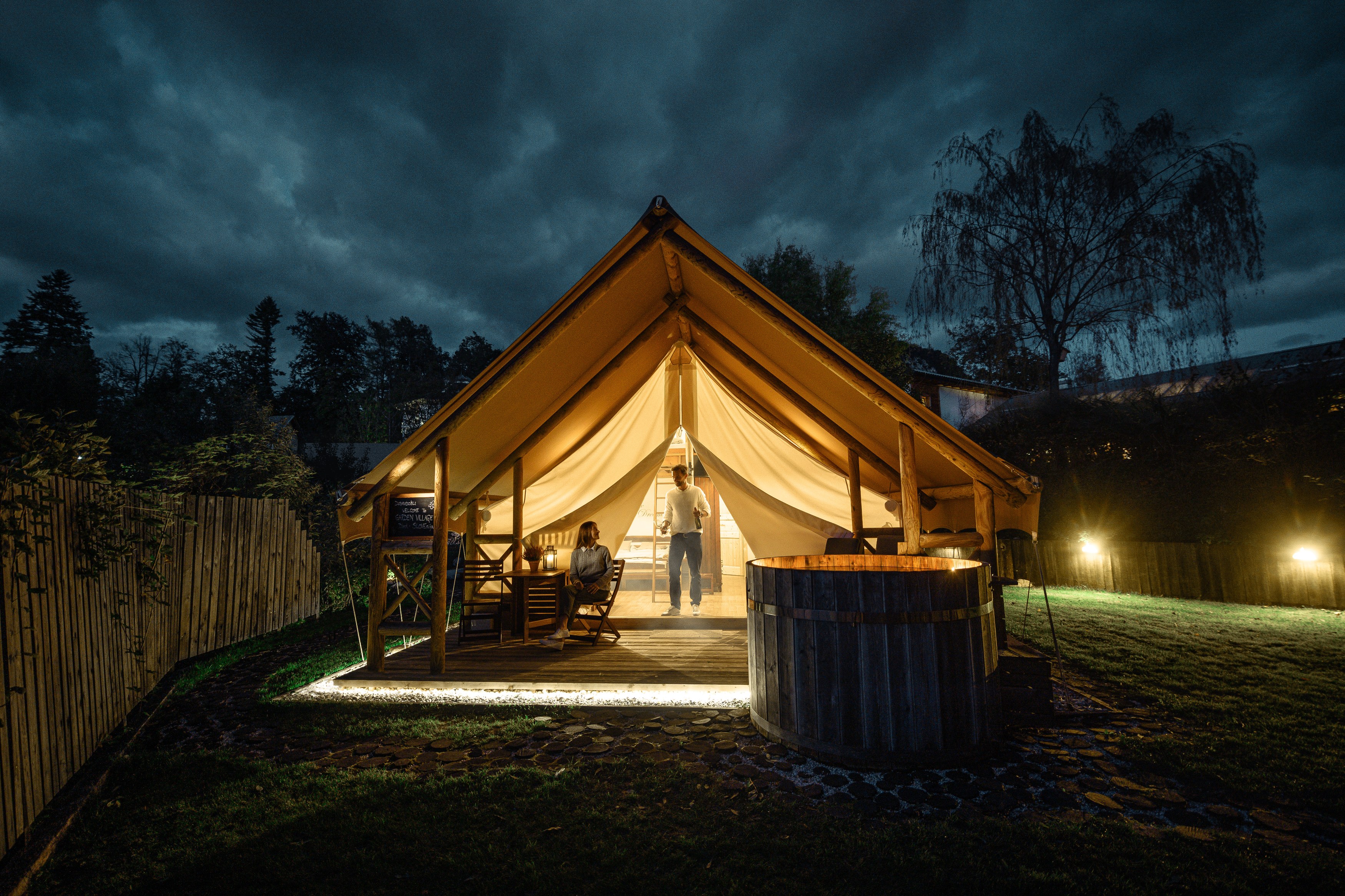 Sl - Accommodatie - Garden Village Bled - outside.jpg