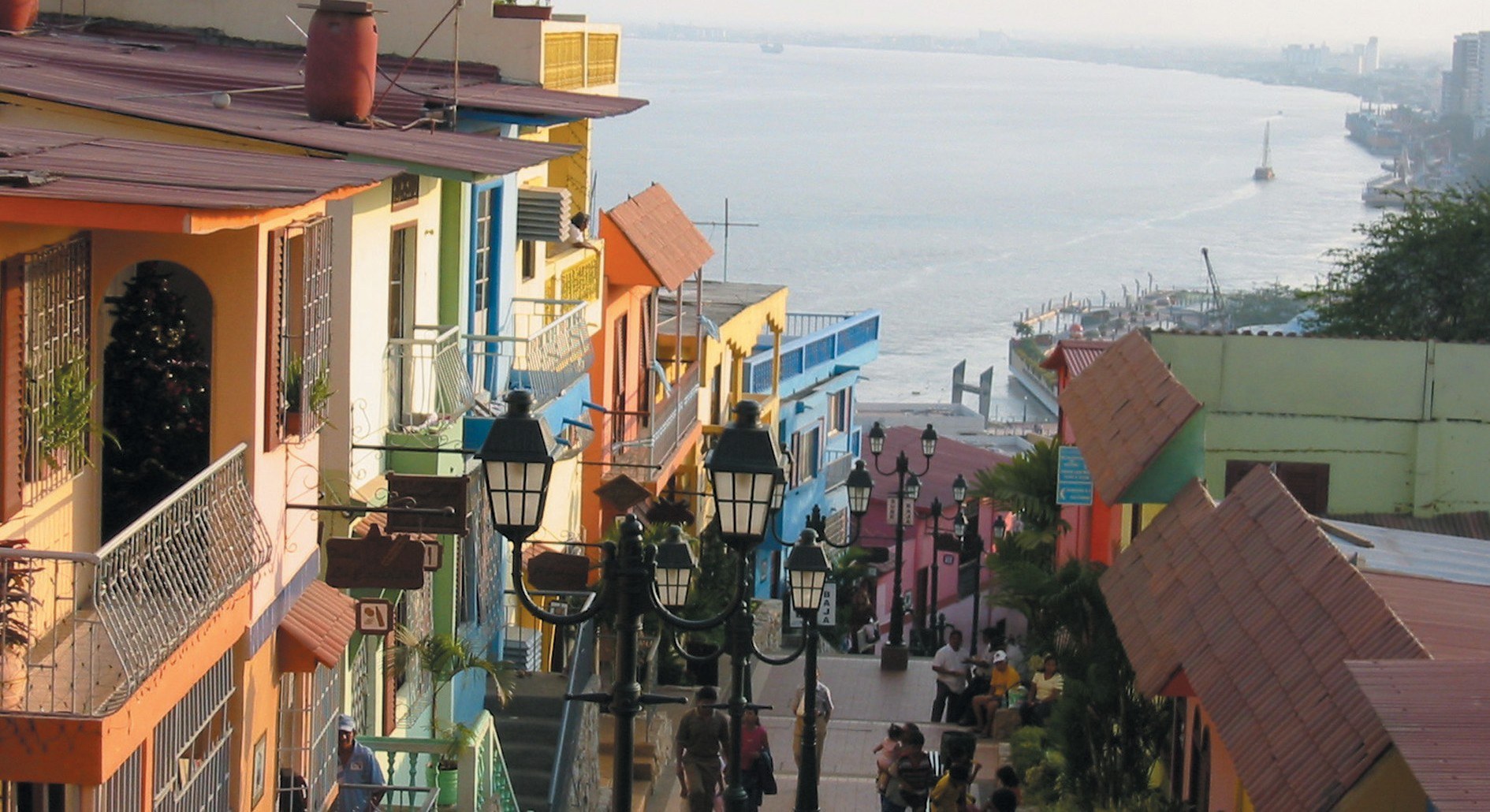 EC - Guayaquil colorfull.jpg