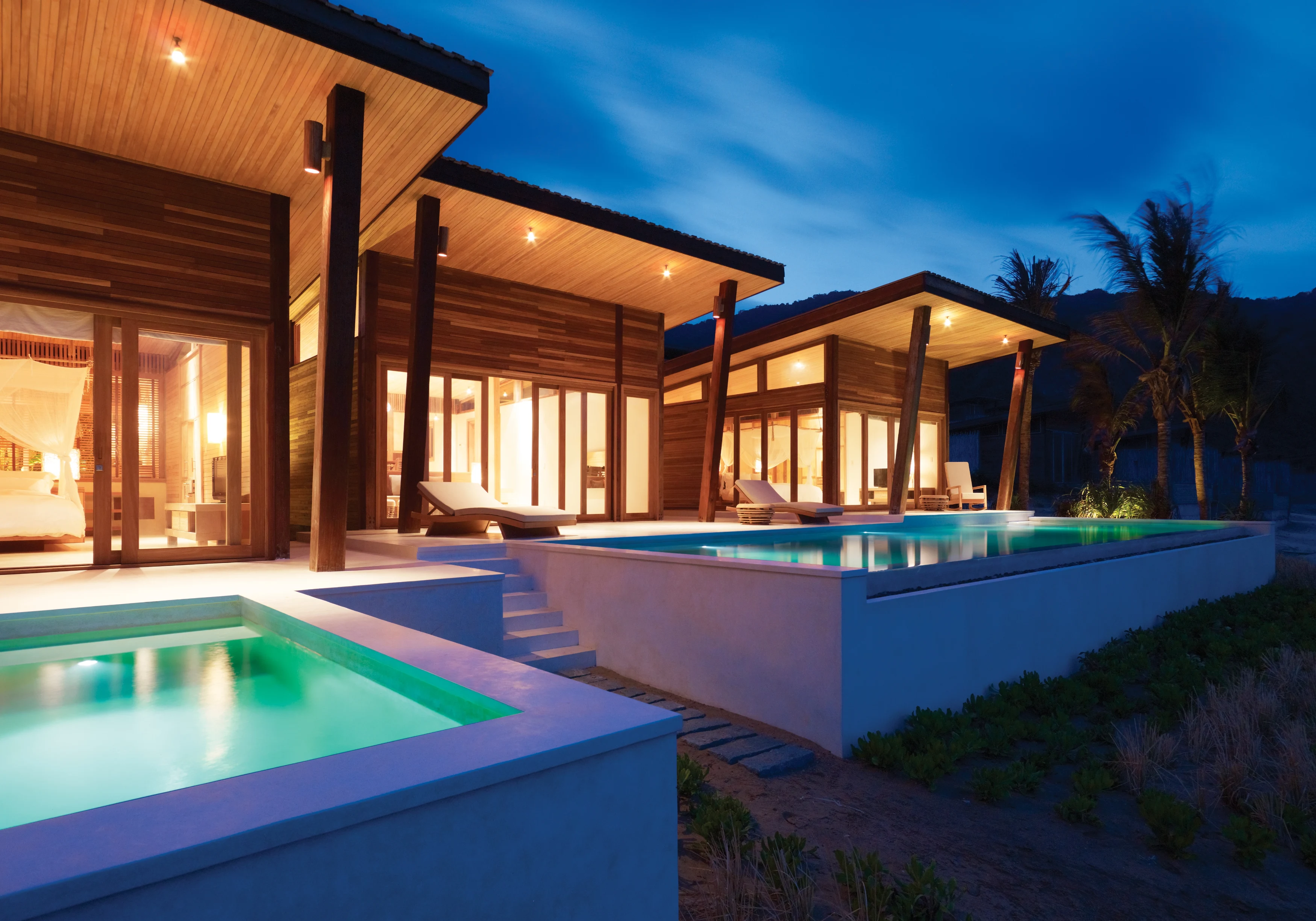 VN - Six Senses Con Dao - Exterior pool night.webp