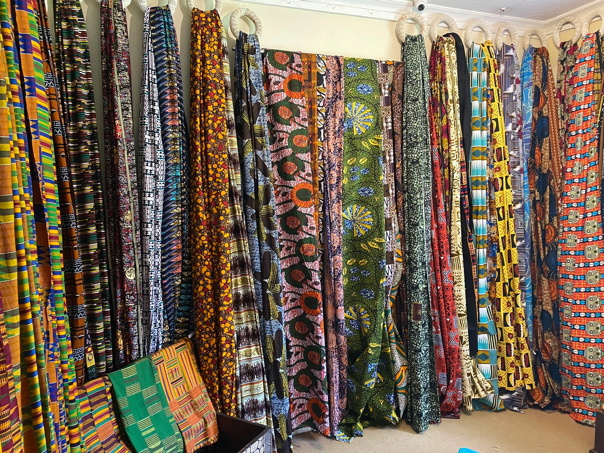 KE - Souvenir shop Nairobi.webp