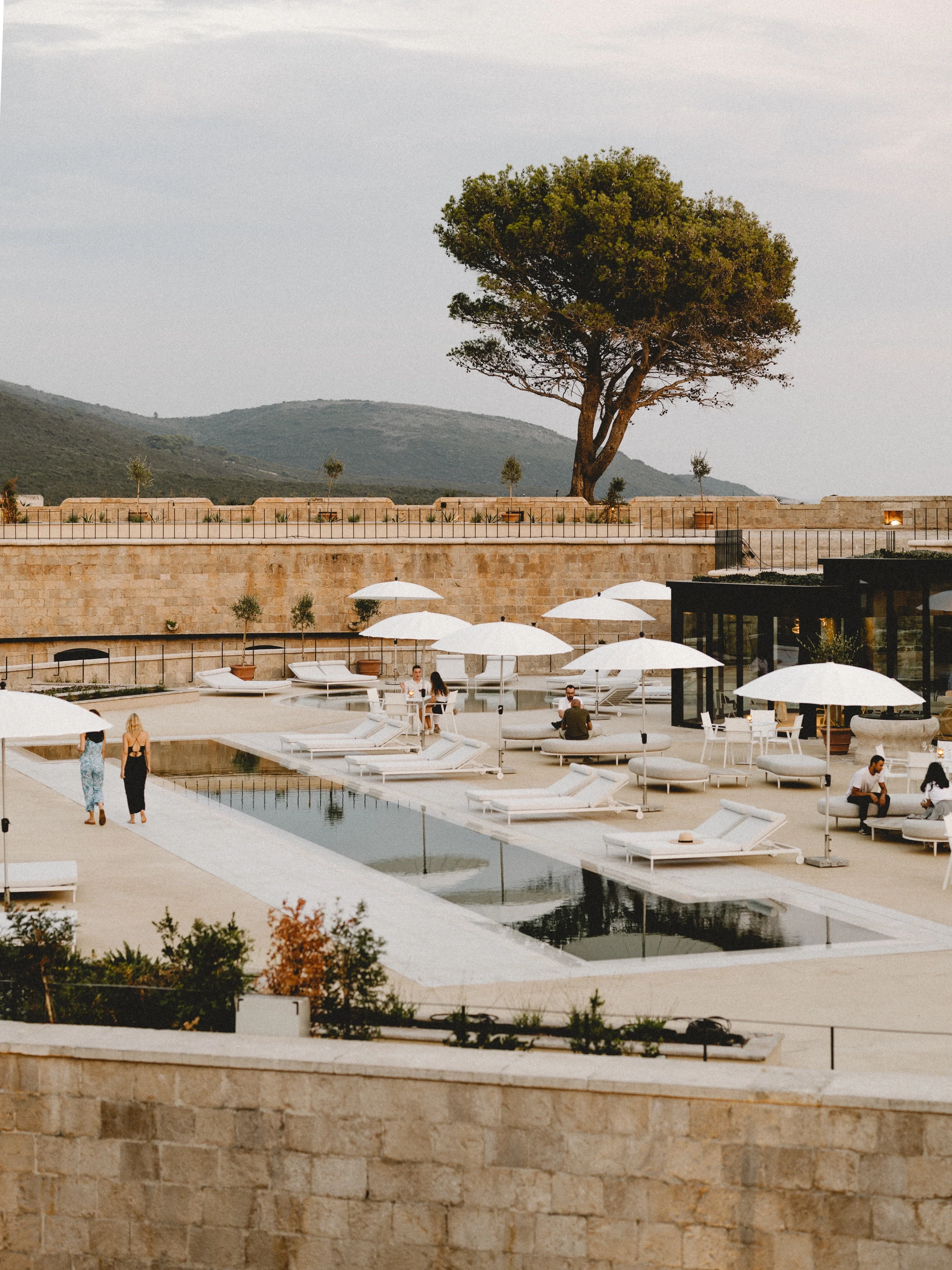 ME-Accommodatie-Mamula Island-swimming pool (2).webp
