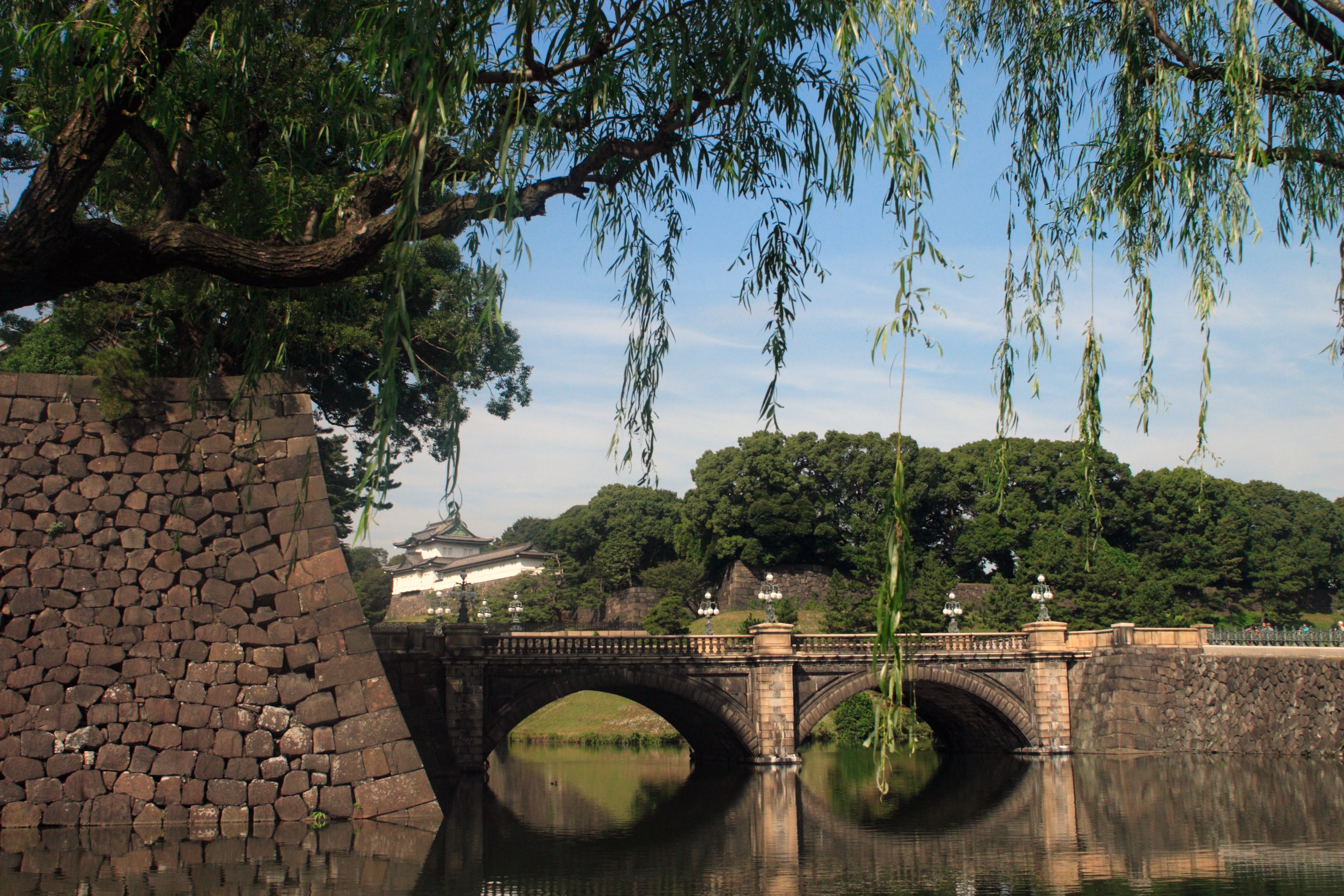 JP - Tokyo Bridge in imperial palace Japan.jpg