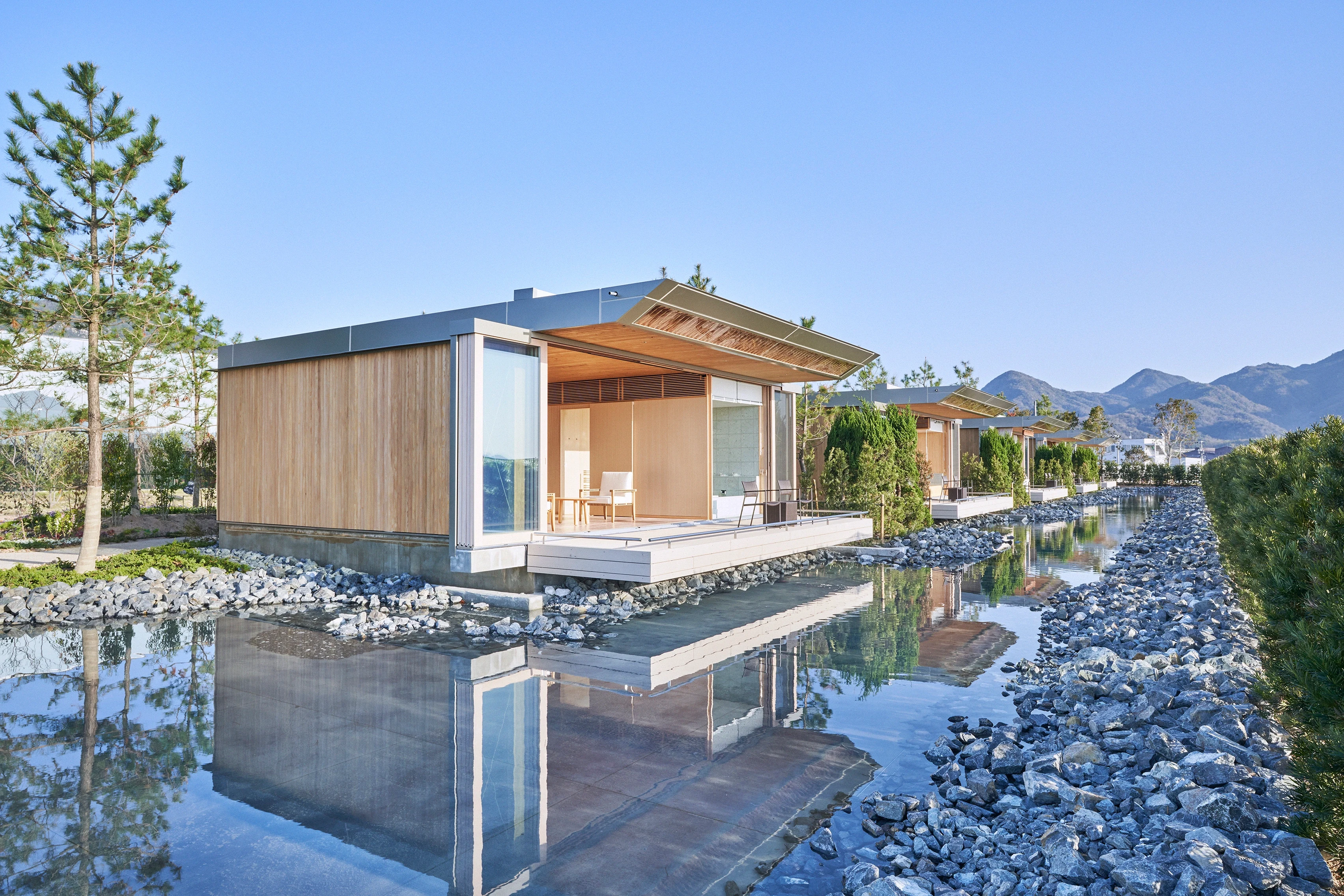 SimoseArtGardenVilla_WaterfrontVillasExterior_20230405.webp