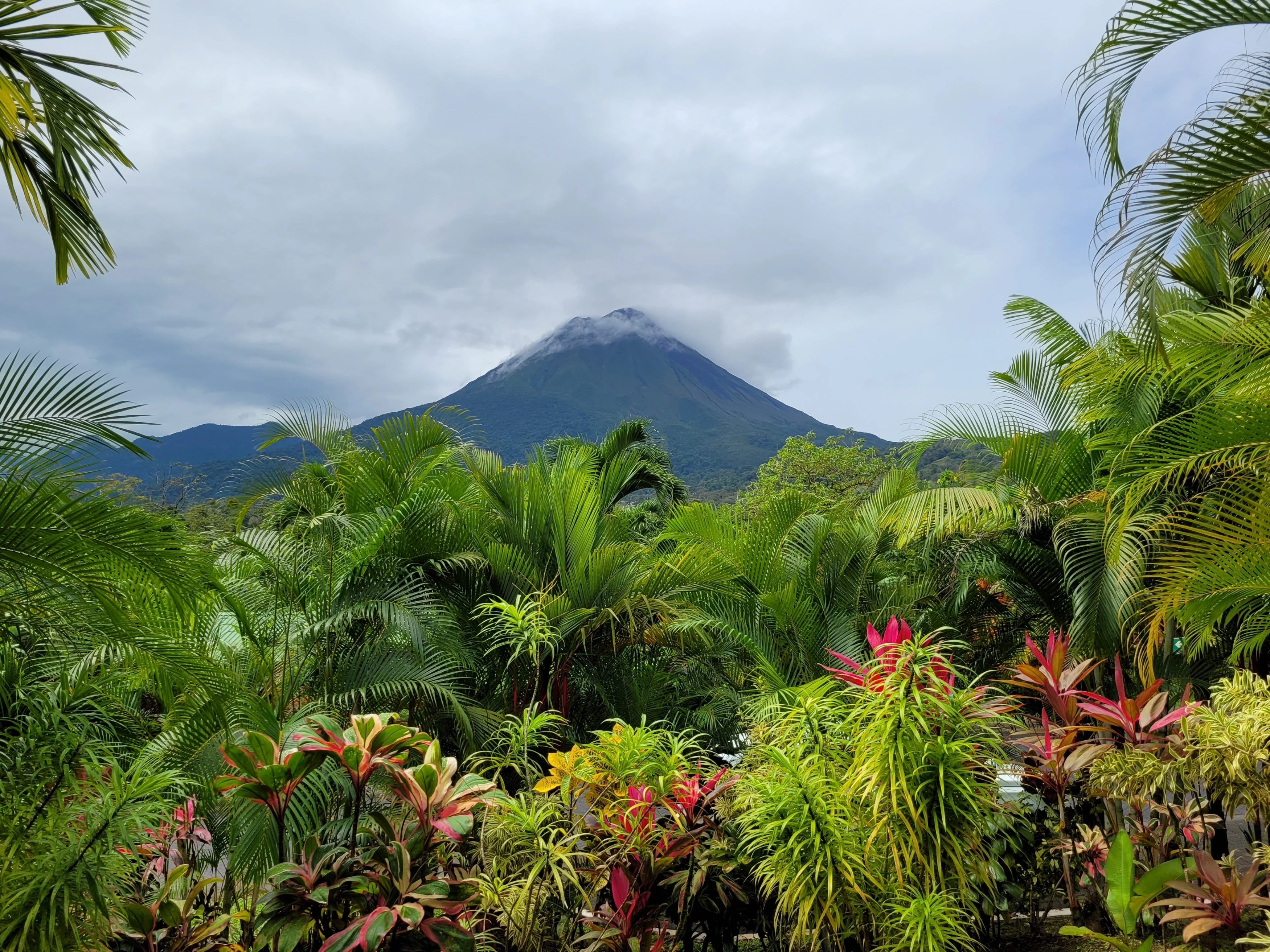 CR-La Fortuna-Volcano-Shutterstock (3).webp