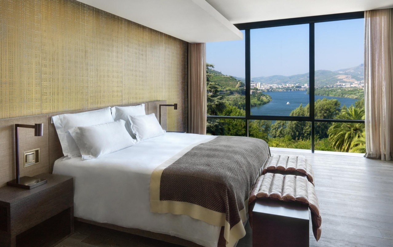 PT-Six-Senses-Douro-Valley-quinta-panorama-suite.jpg
