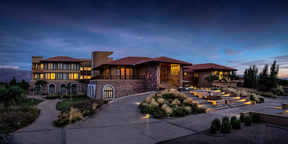 AR-Accommodatie-Hotel-Grace-Cafayate-header (1).jpg