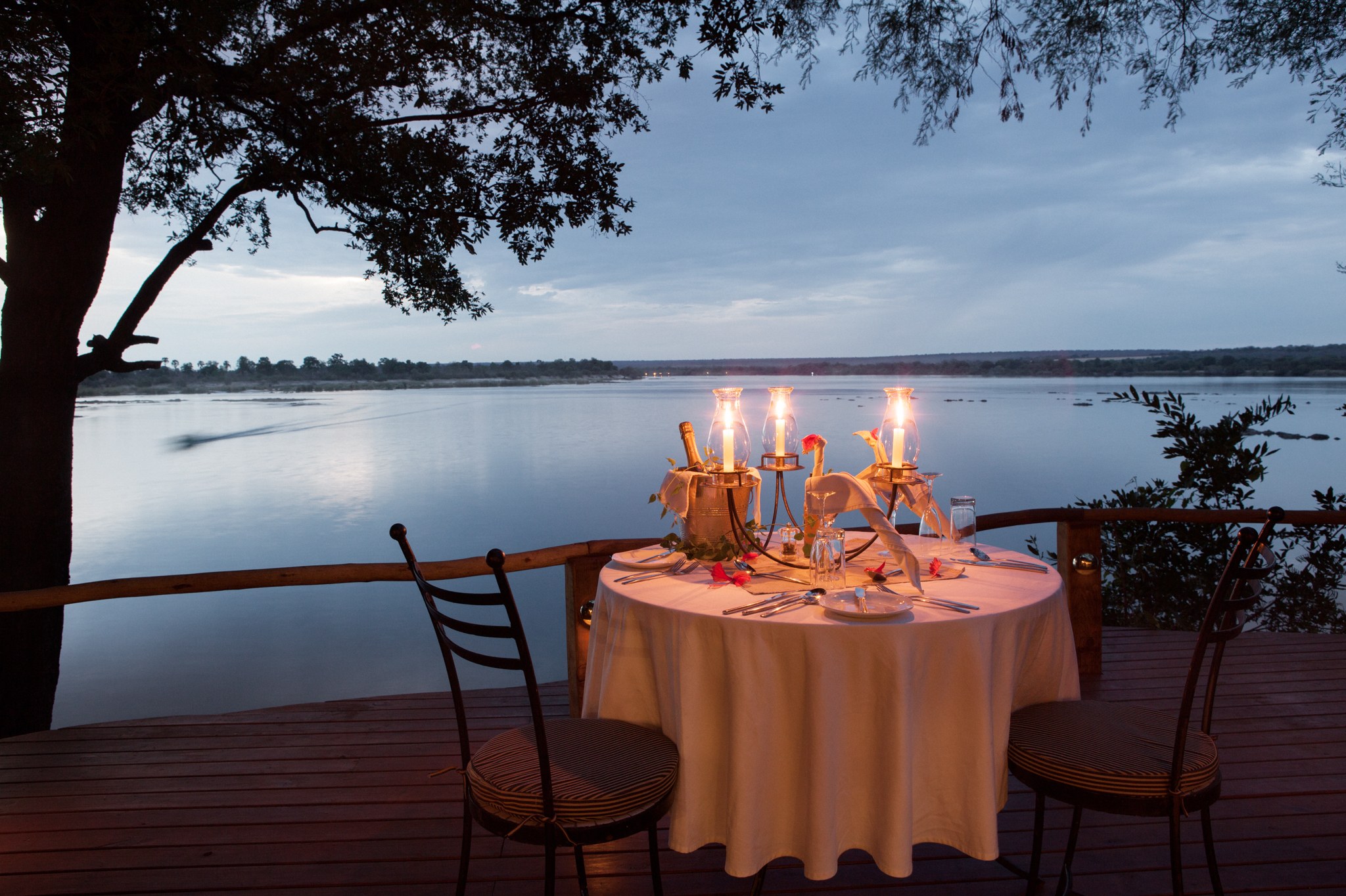 ZM-Tongabezi-romantic diner.jpg