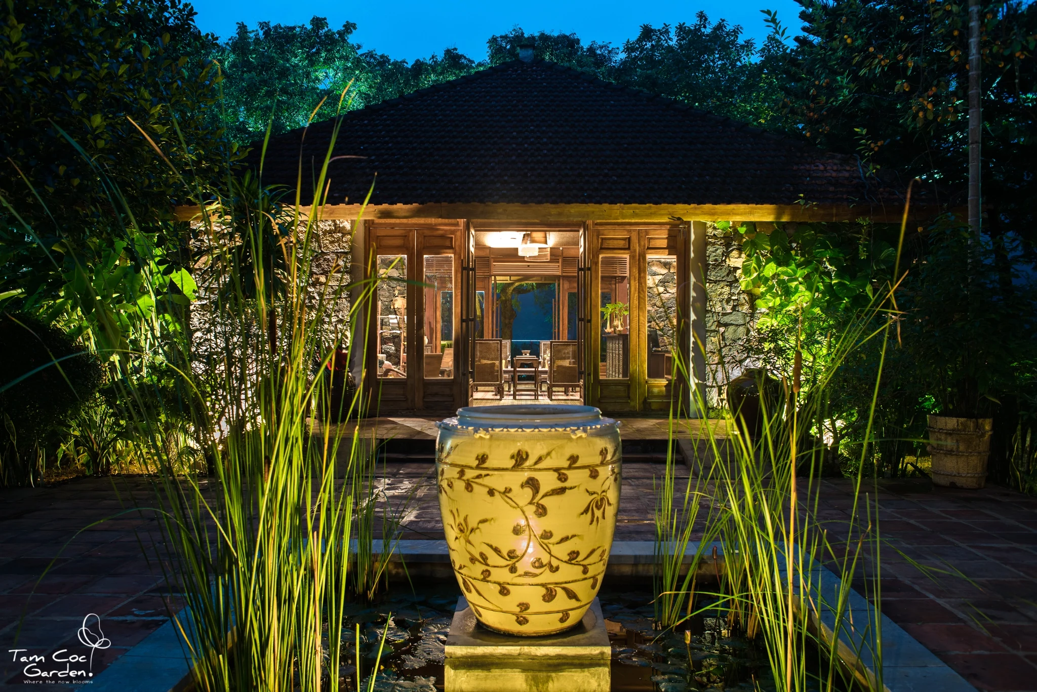 VN - Accommodatie - Tam Coc Garden Resort - Lobby - Outdoors.webp