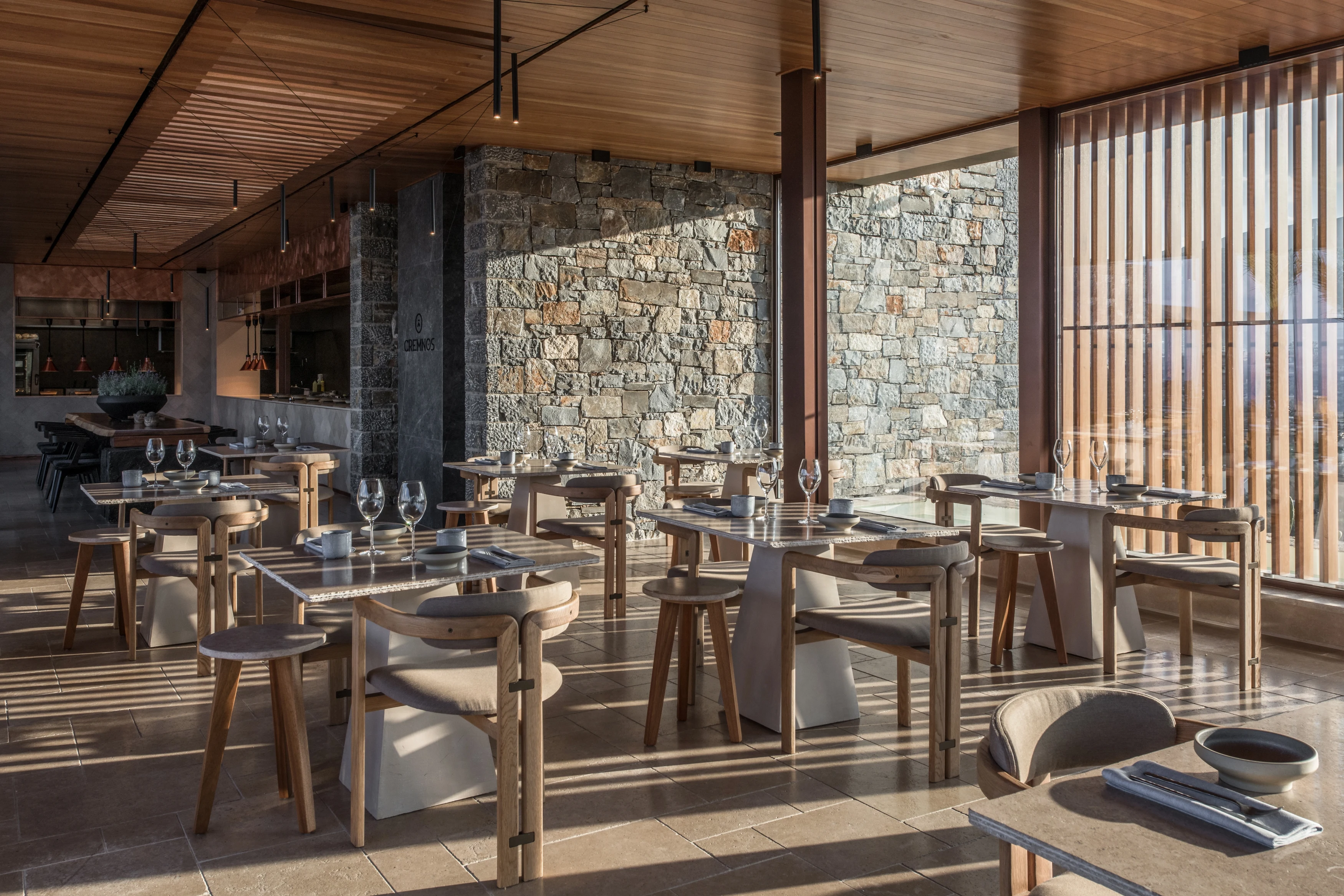 GR - Acro Suites - Restaurant (2).webp