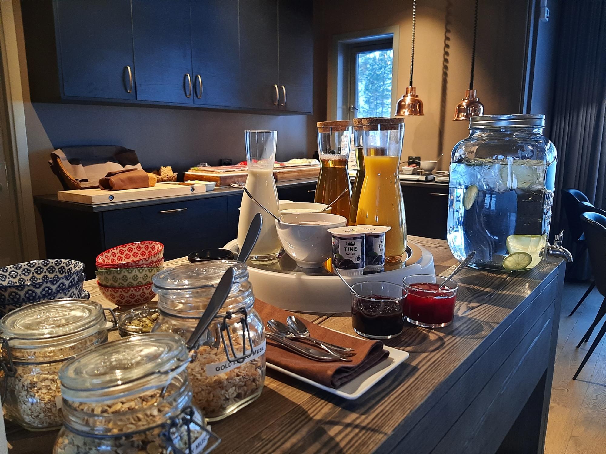 NO-Bjornfjell Mountain Lodge-Breakfast.jpg