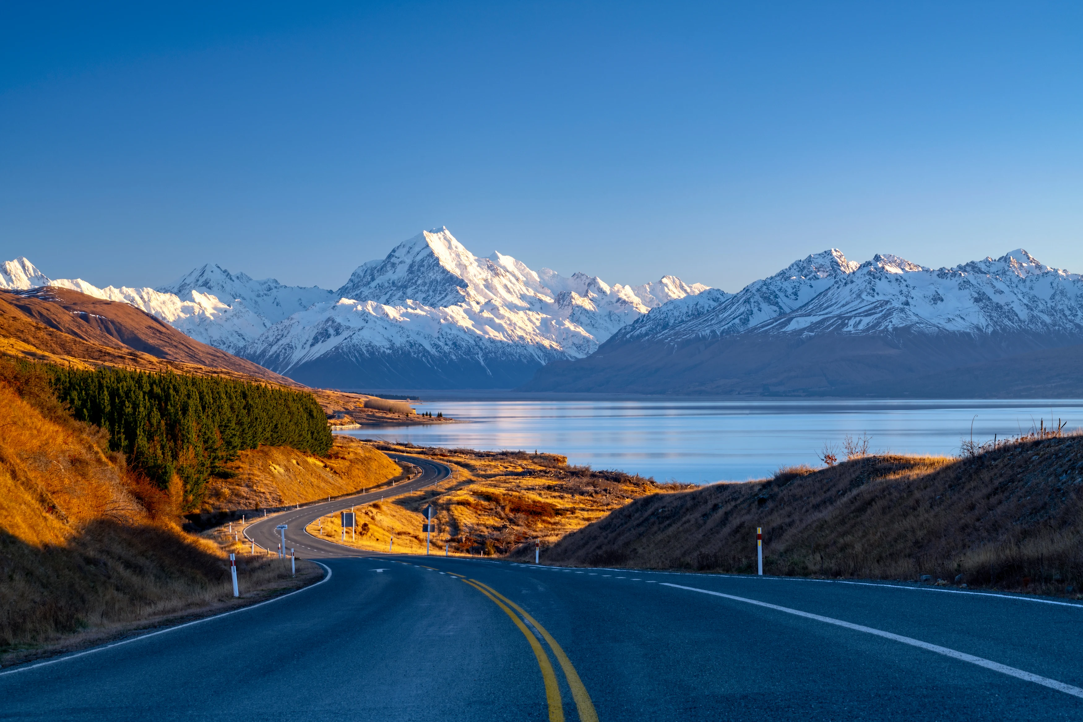 NZ-Mount Cook-Pukaki-Shutterstock.webp