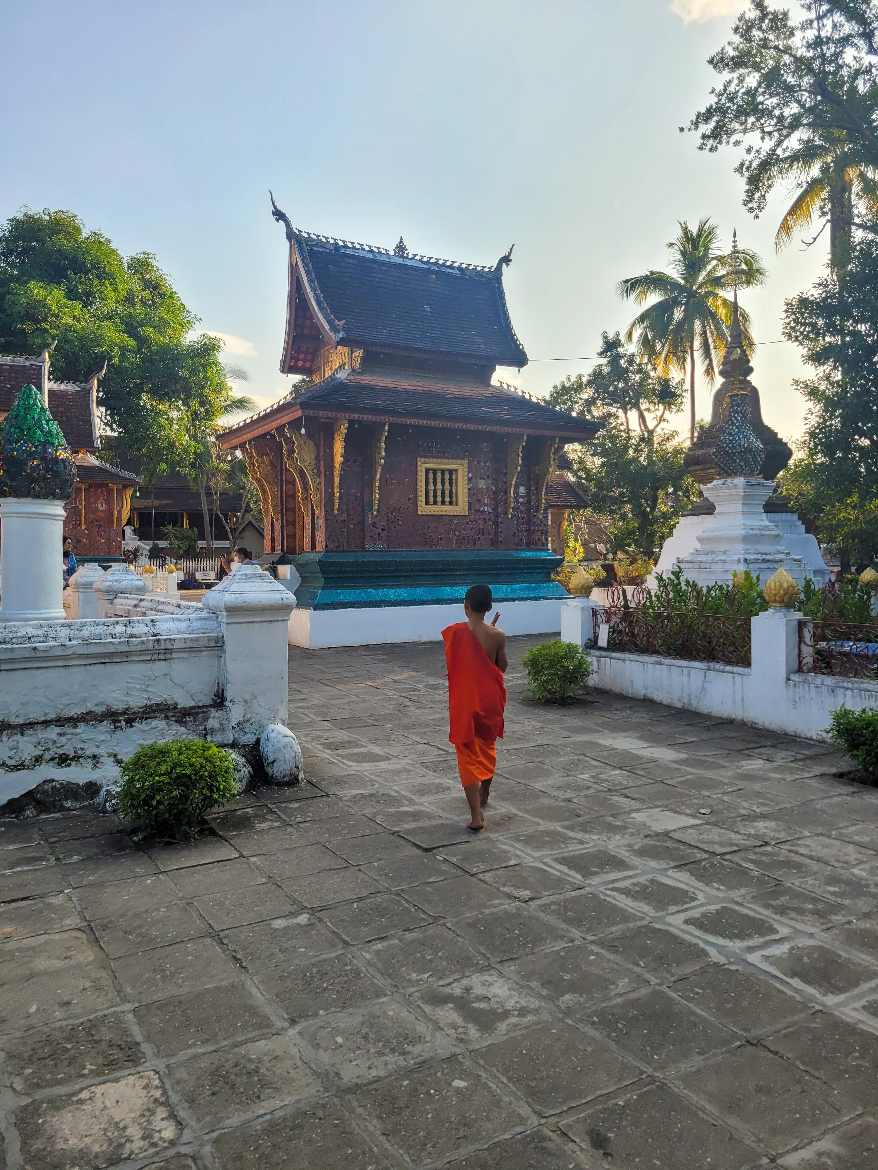 LA-Studiereis Evelyn- Luang Prabang Morning alarm (1).webp